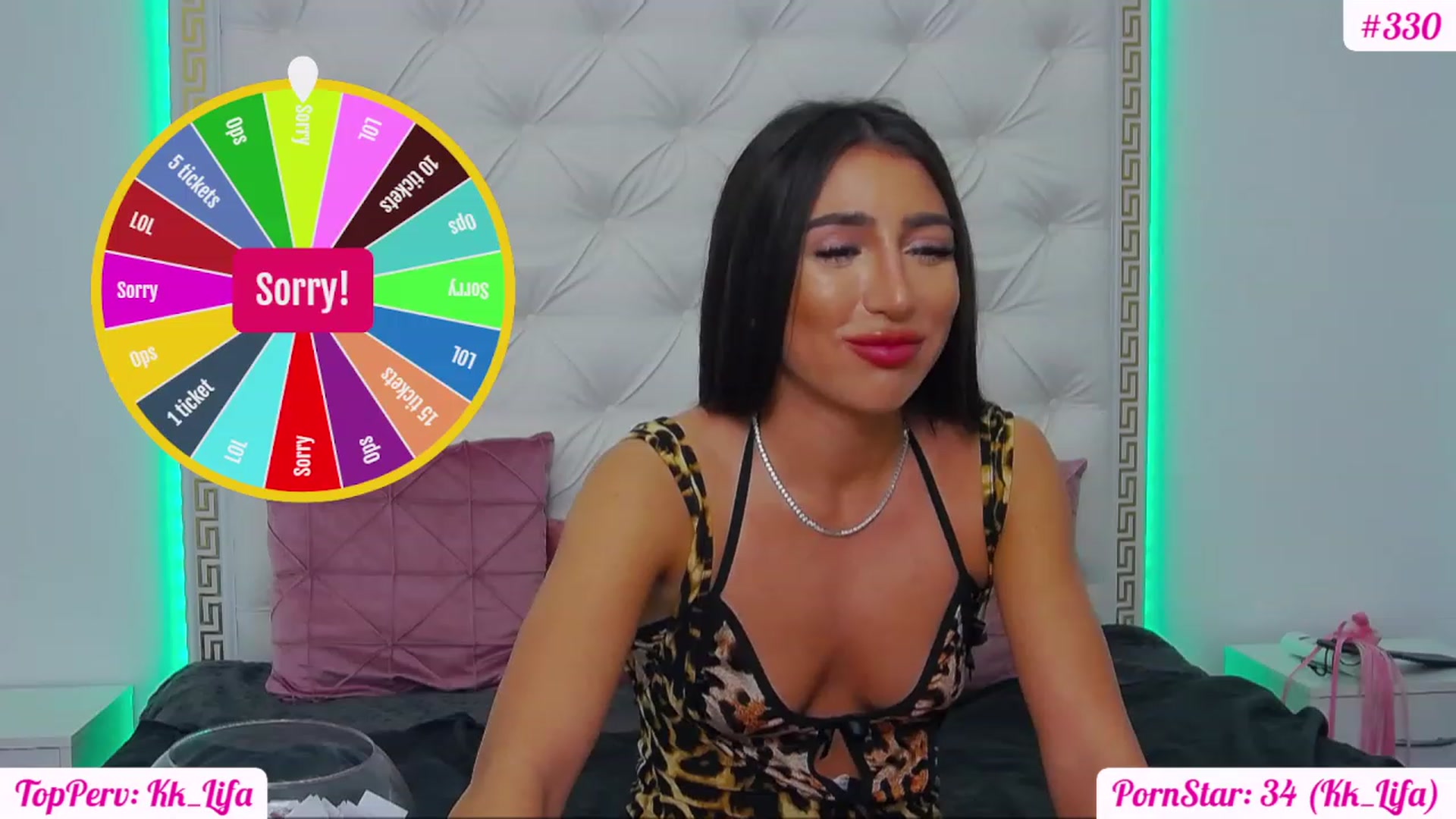 Gallery image thumbnail from KaraKhalifa's myfreecams stream on, 12/28/2022, 19:08 image 8 of 20