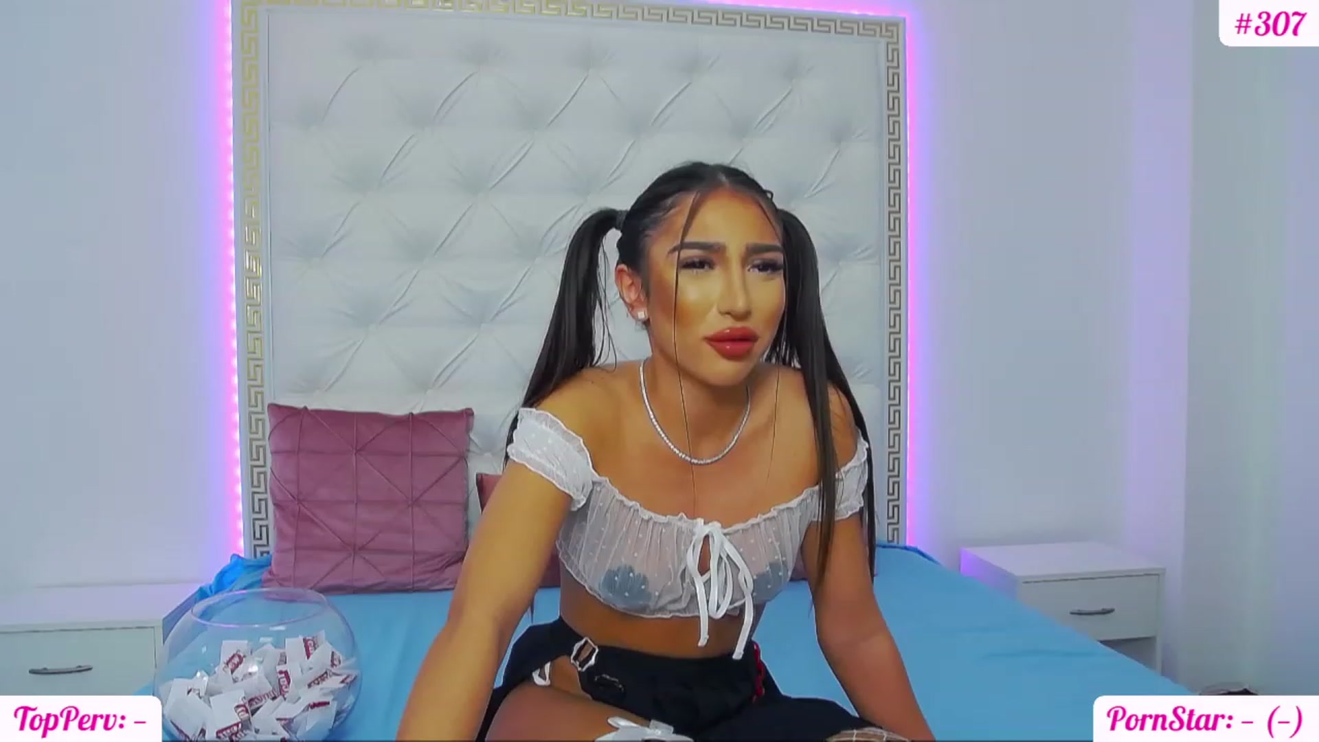 Gallery image thumbnail from KaraKhalifa's myfreecams stream on, 12/29/2022, 17:42 image 3 of 20