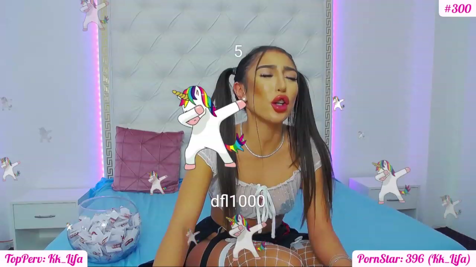 Gallery image thumbnail from KaraKhalifa's myfreecams stream on, 12/29/2022, 19:55 image 8 of 20