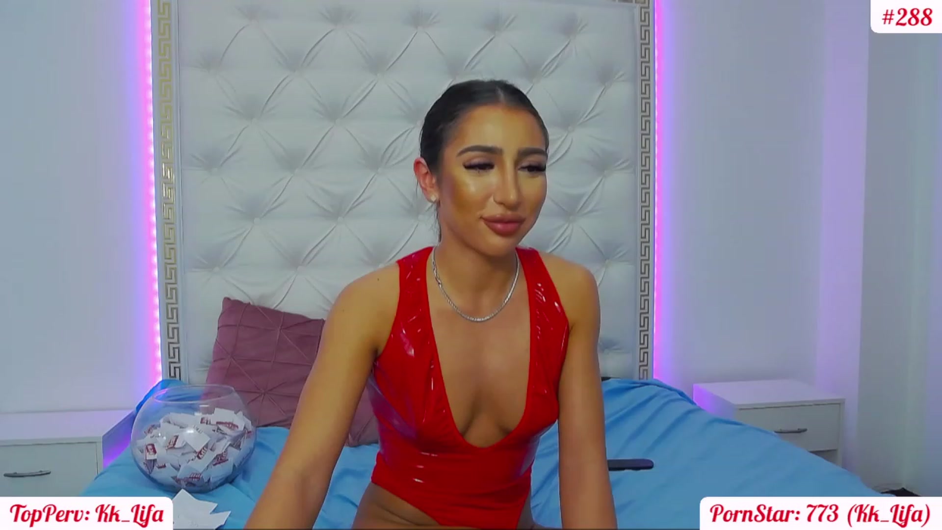 Gallery image thumbnail from KaraKhalifa's myfreecams stream on, 12/30/2022, 22:22 image 18 of 20