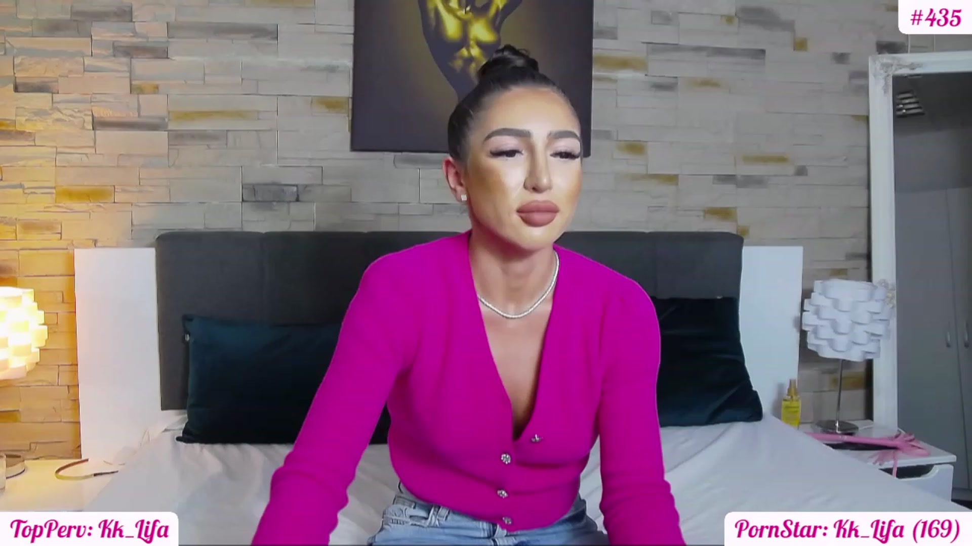 Gallery image thumbnail from KaraKhalifa's myfreecams stream on, 01/12/2023, 15:52 image 8 of 20