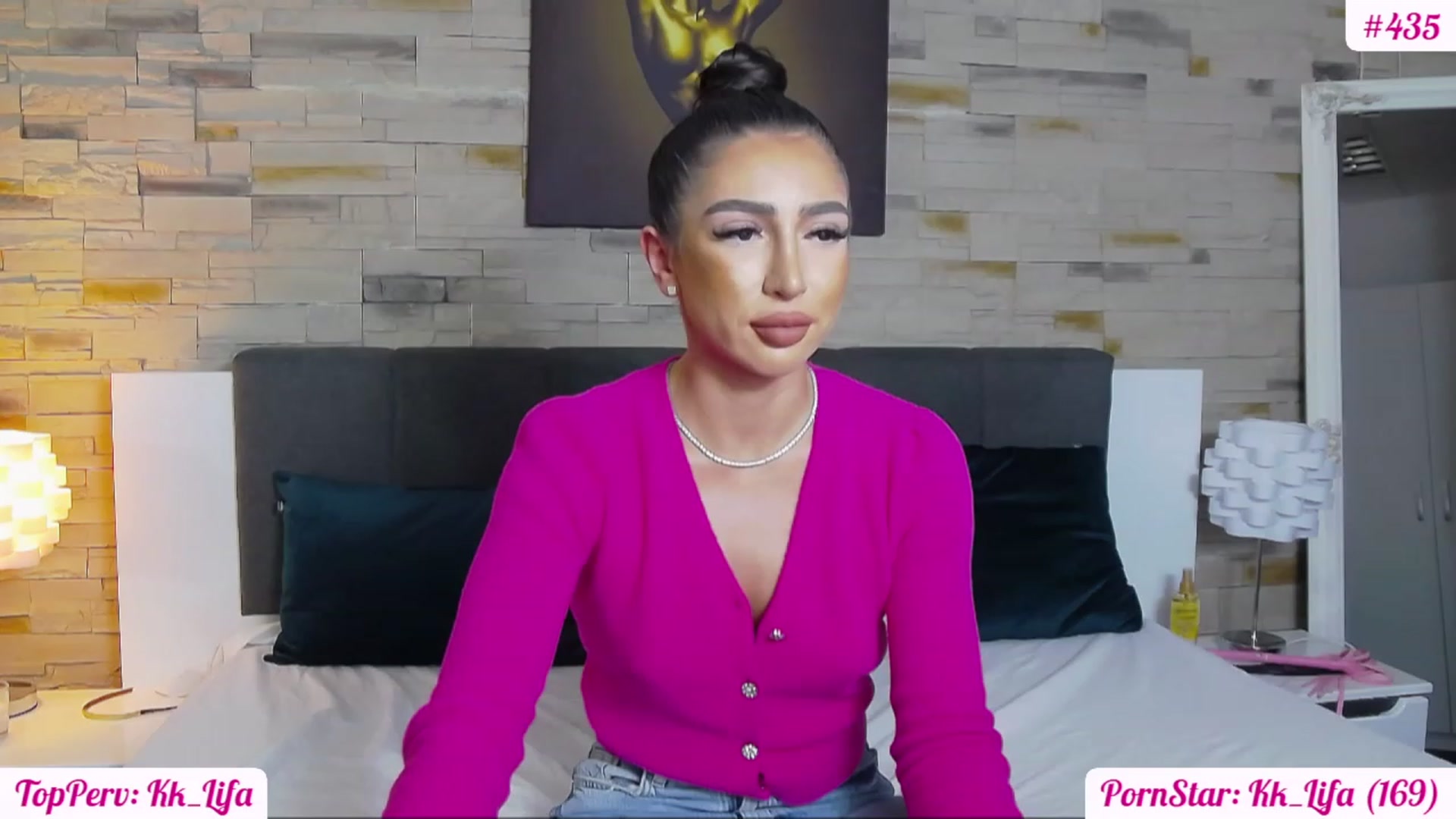 Gallery image thumbnail from KaraKhalifa's myfreecams stream on, 01/12/2023, 15:52 image 7 of 20