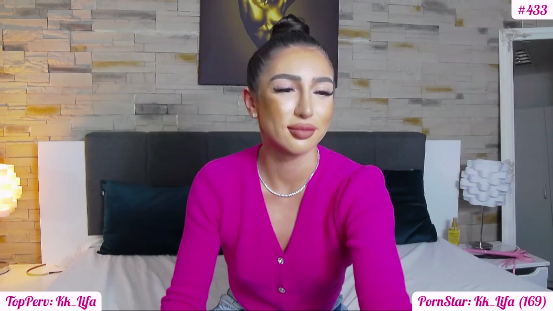 Gallery image thumbnail from KaraKhalifa's myfreecams stream on, 01/12/2023, 15:52 image 17 of 20