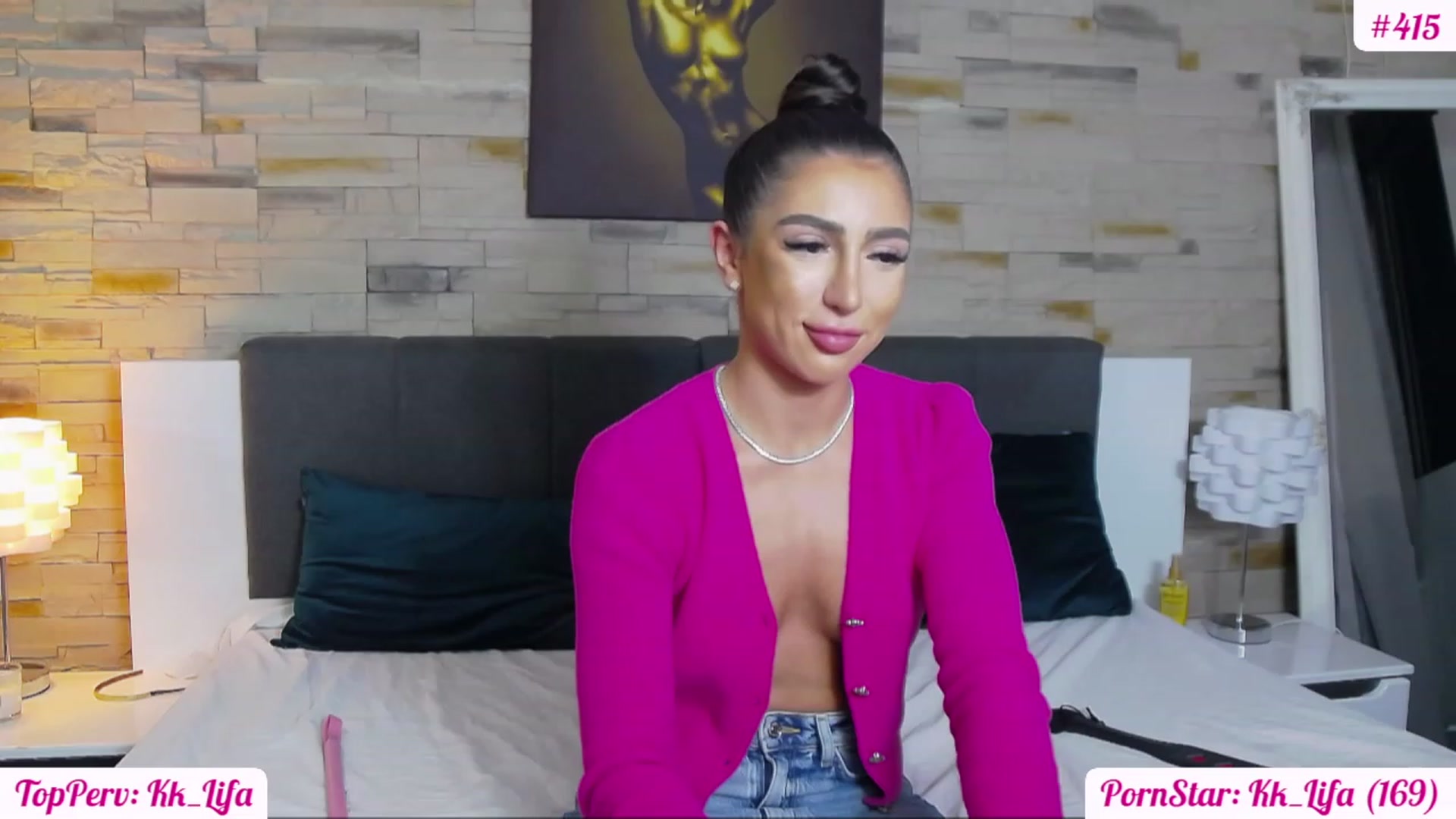 Gallery image thumbnail from KaraKhalifa's myfreecams stream on, 01/12/2023, 19:48 image 15 of 20