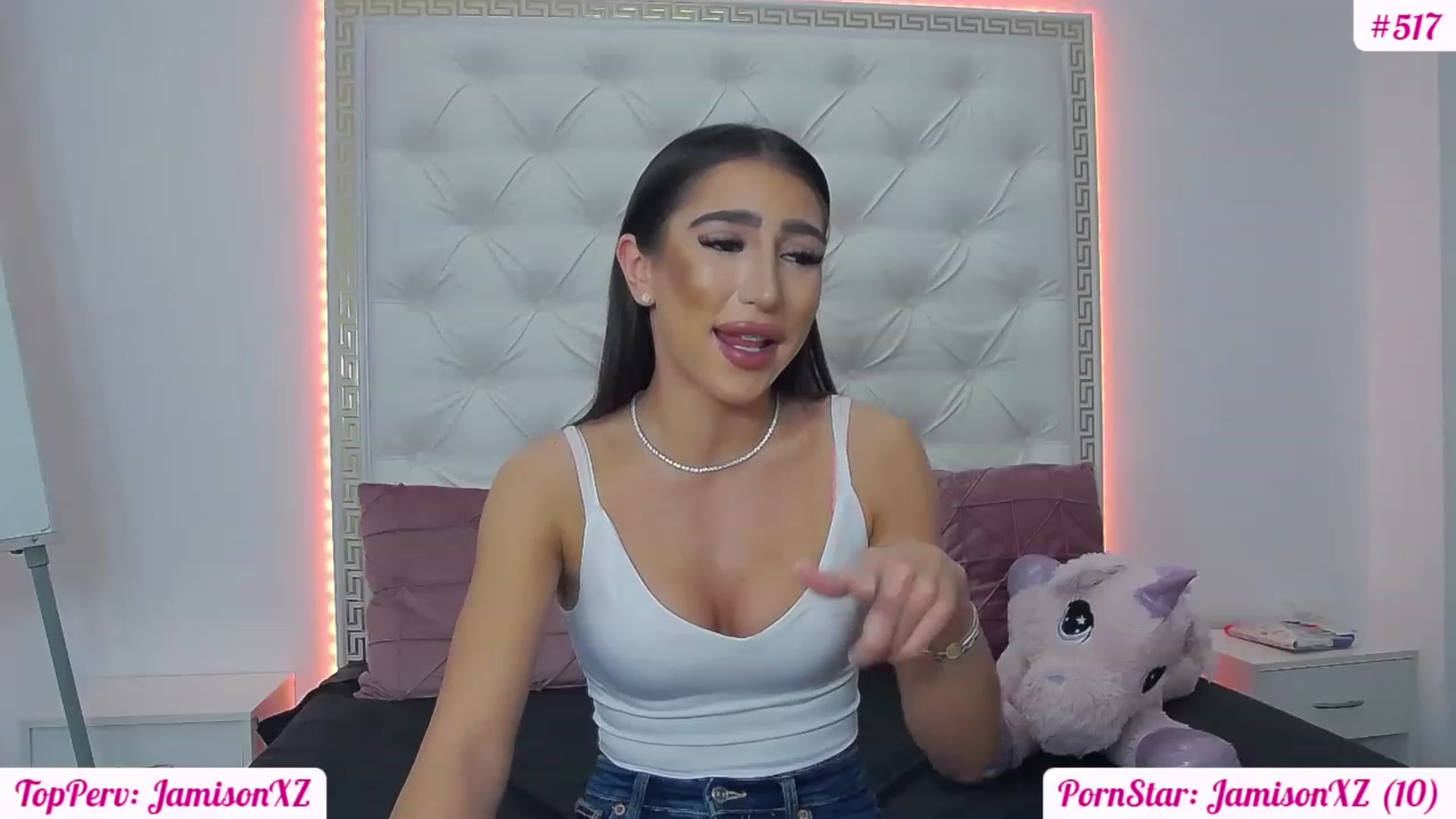 Gallery image thumbnail from KaraKhalifa's myfreecams stream on, 01/18/2023, 15:23 image 6 of 20