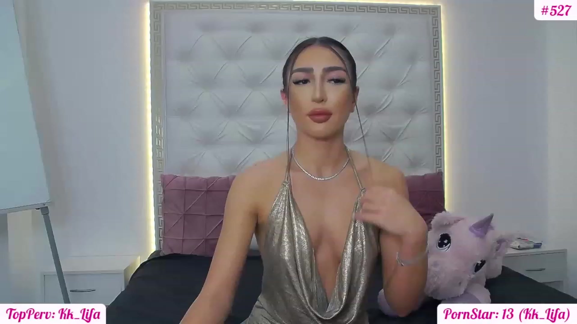 Gallery image thumbnail from KaraKhalifa's myfreecams stream on, 01/19/2023, 16:51 image 9 of 20