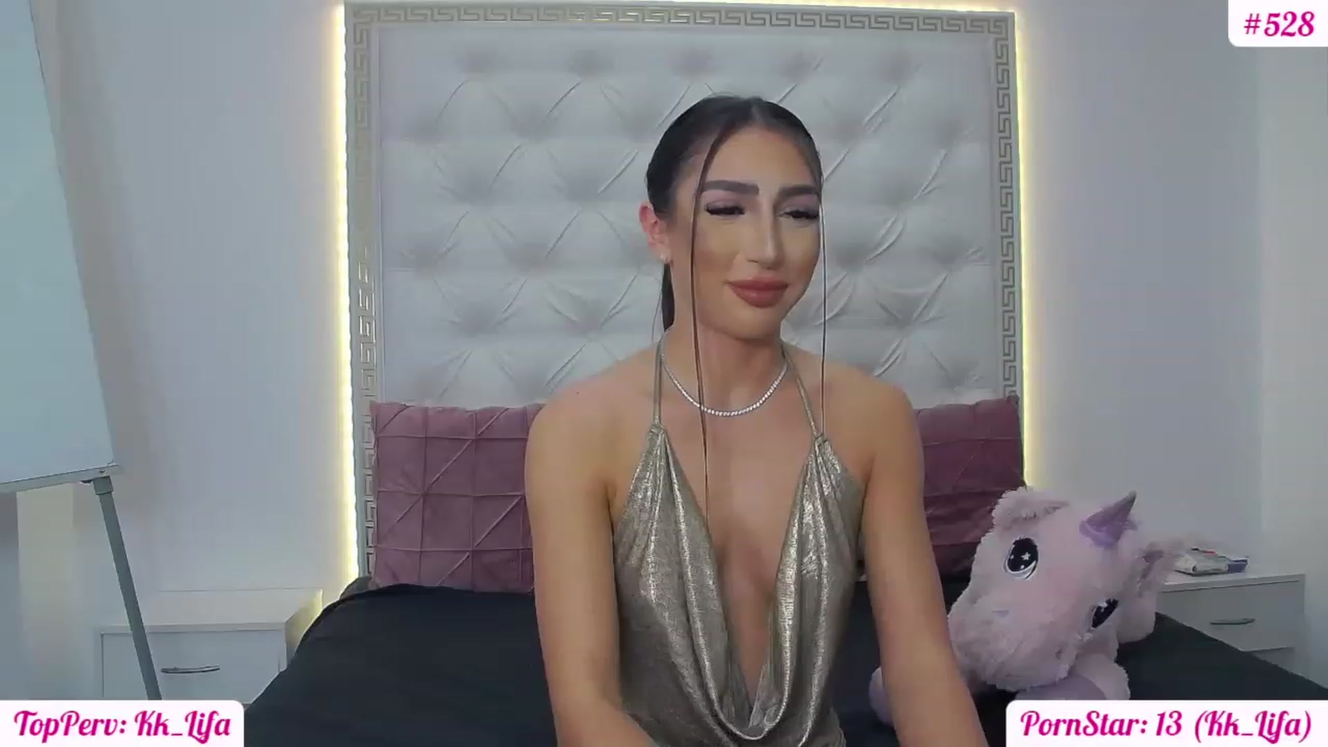 Gallery image thumbnail from KaraKhalifa's myfreecams stream on, 01/19/2023, 16:51 image 16 of 20