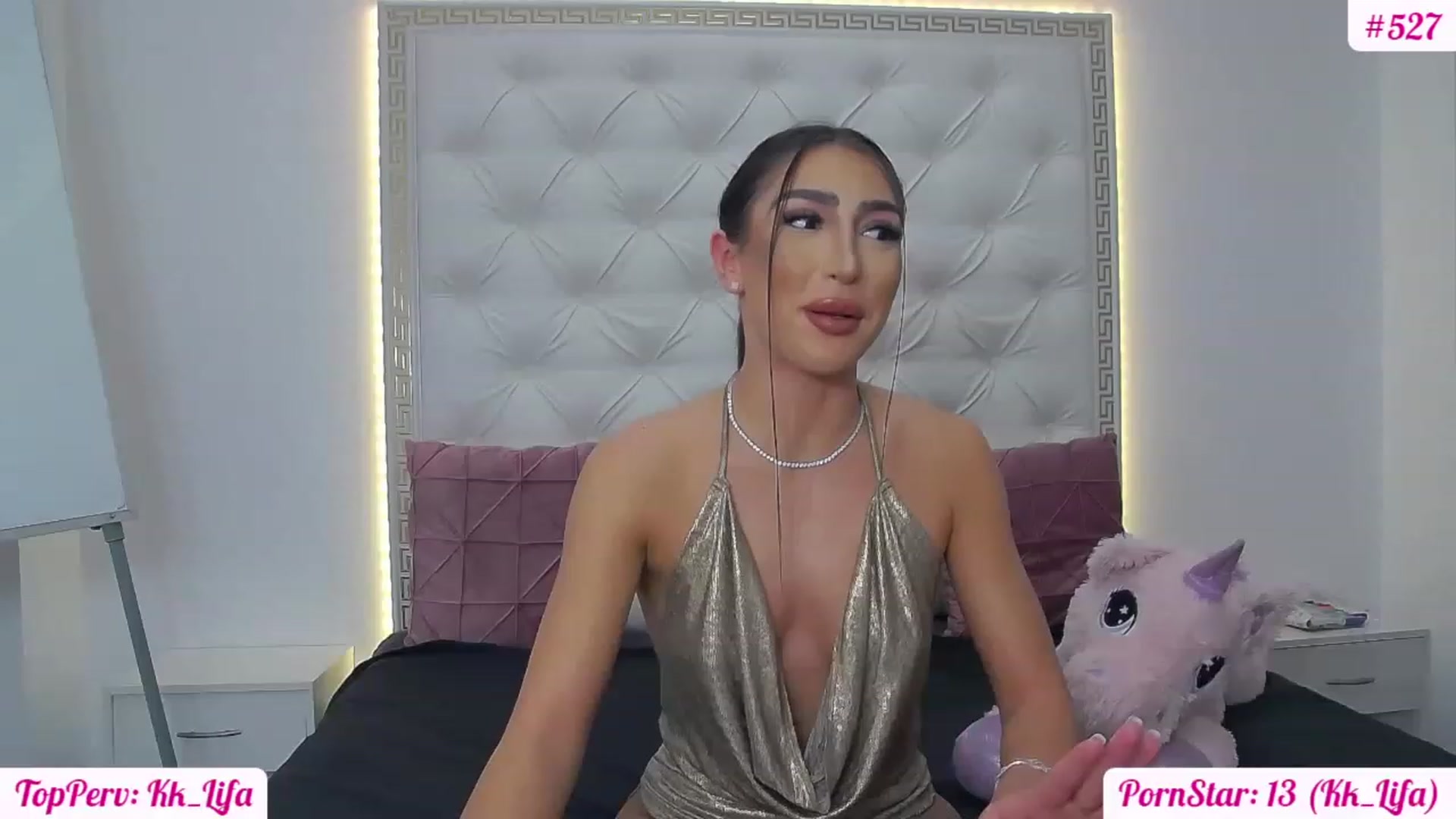 Gallery image thumbnail from KaraKhalifa's myfreecams stream on, 01/19/2023, 16:51 image 3 of 20