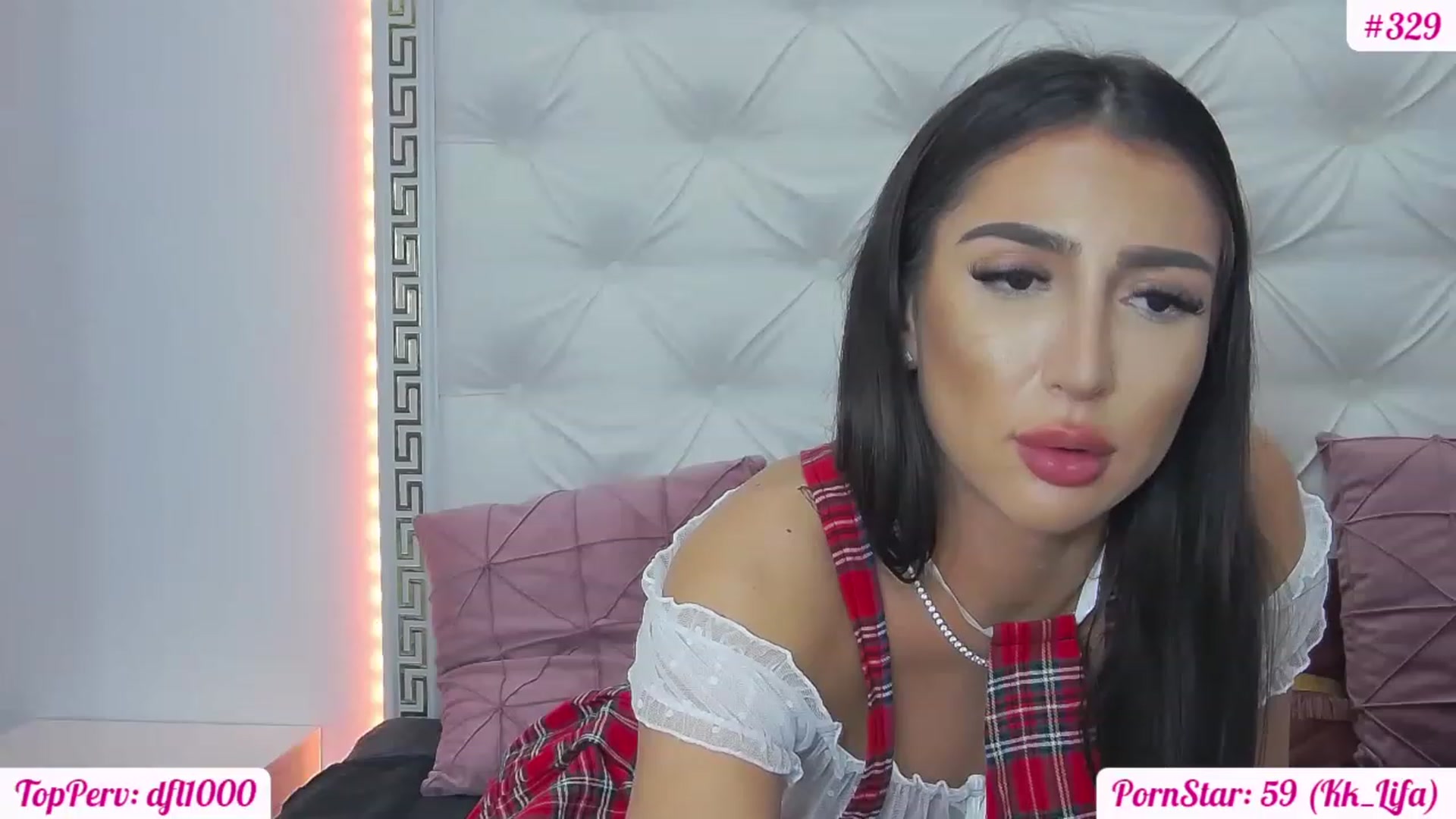 Gallery image thumbnail from KaraKhalifa's myfreecams stream on, 01/21/2023, 19:49 image 14 of 20