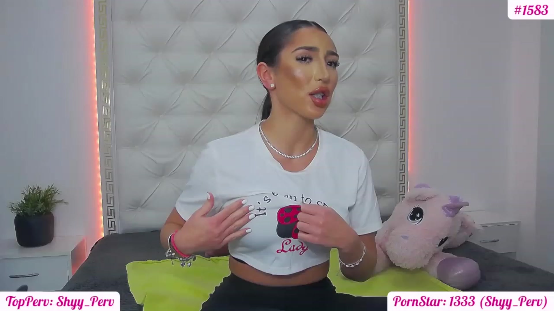 Gallery image thumbnail from KaraKhalifa's myfreecams stream on, 02/11/2023, 17:58 image 15 of 20
