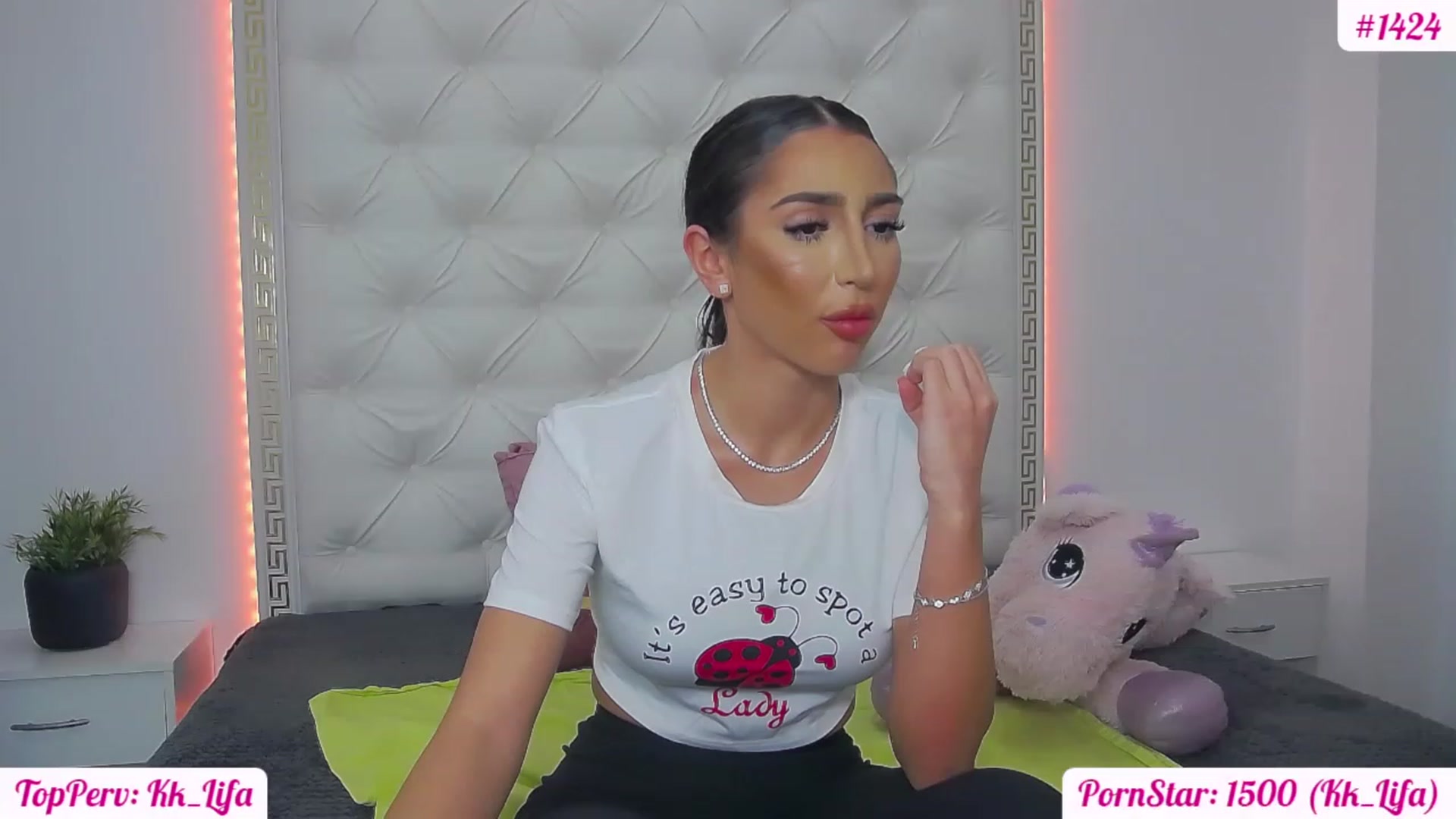Gallery image thumbnail from KaraKhalifa's myfreecams stream on, 02/11/2023, 19:34 image 6 of 20