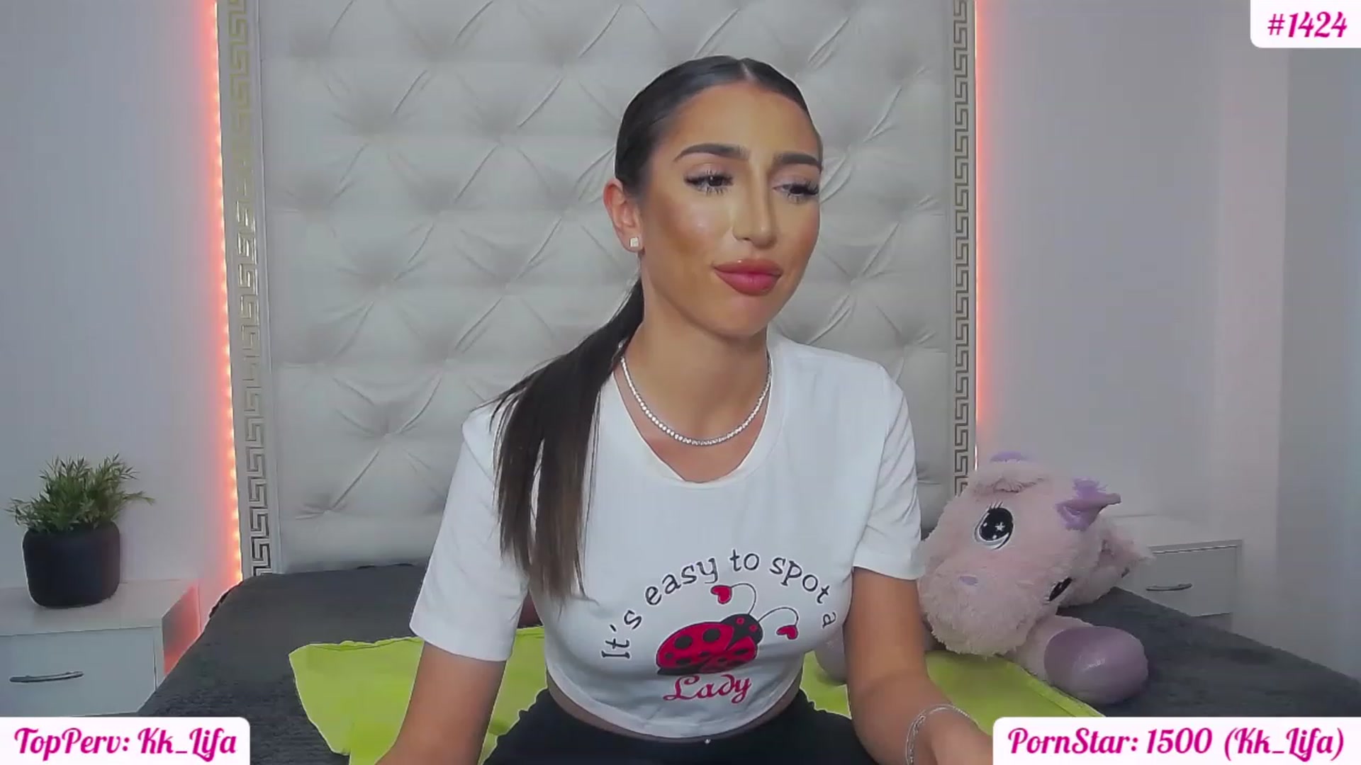 Gallery image thumbnail from KaraKhalifa's myfreecams stream on, 02/11/2023, 19:34 image 7 of 20