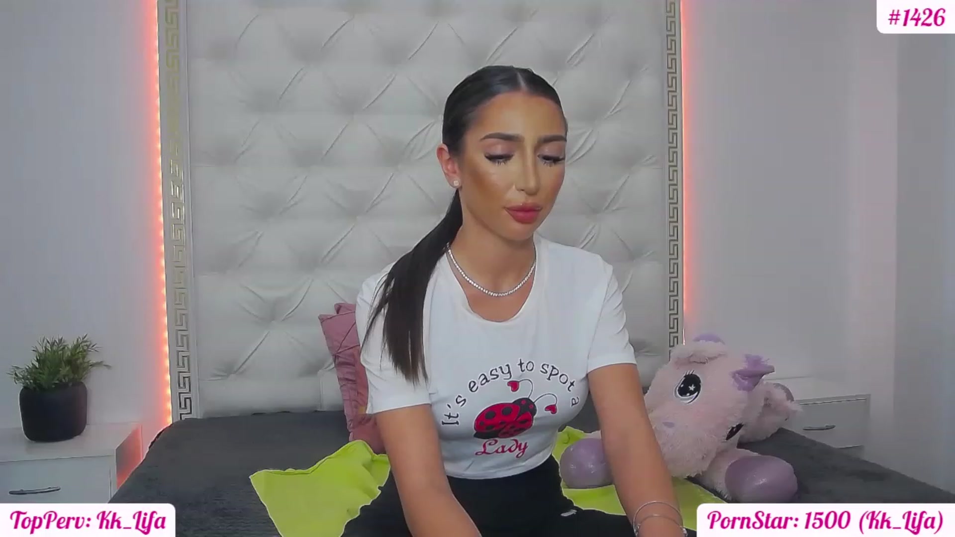 Gallery image thumbnail from KaraKhalifa's myfreecams stream on, 02/11/2023, 19:34 image 12 of 20