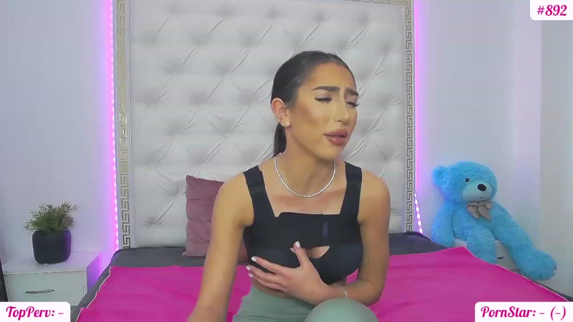 Gallery image thumbnail from KaraKhalifa's myfreecams stream on, 02/15/2023, 15:44 image 13 of 20