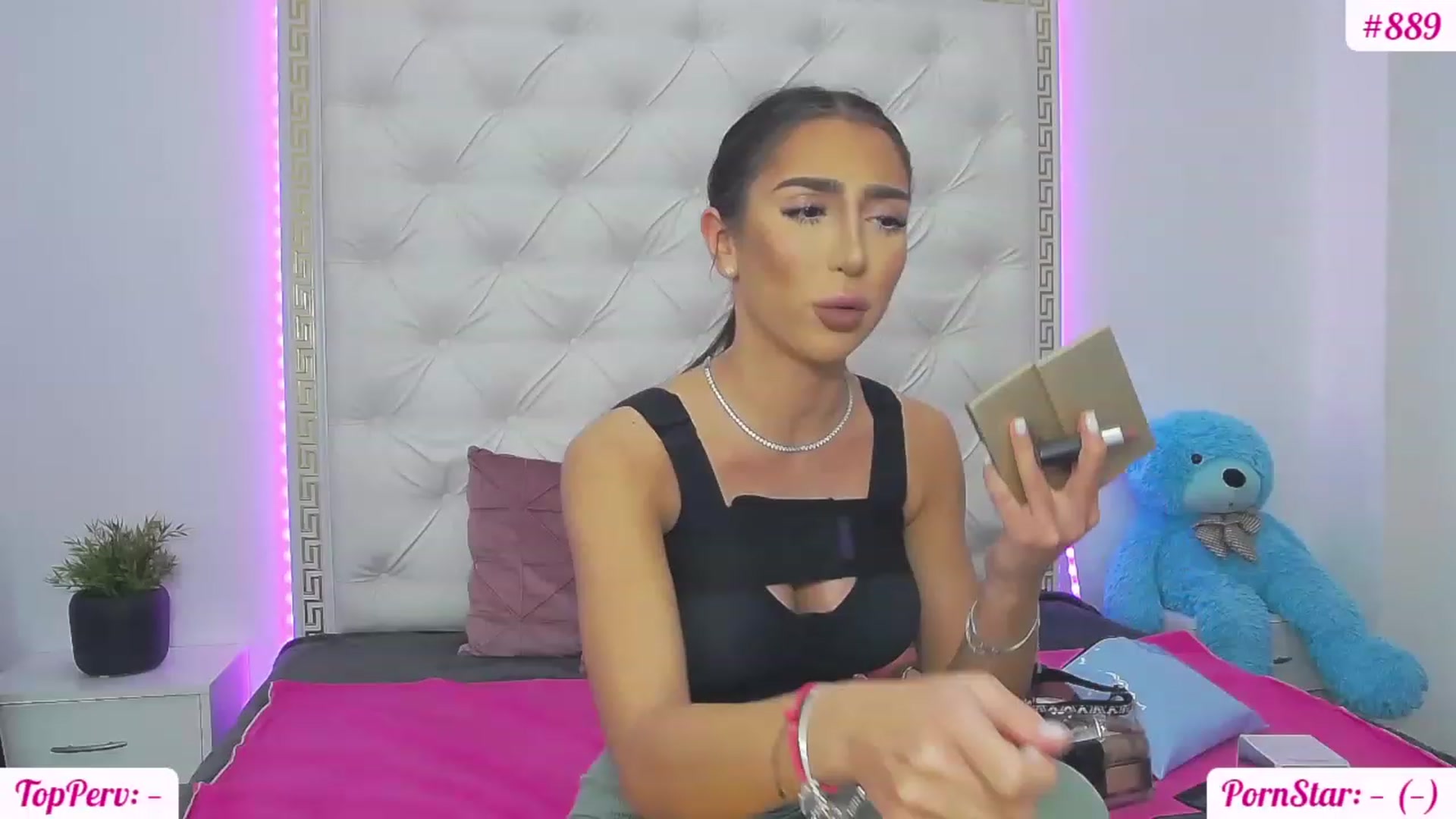 Gallery image thumbnail from KaraKhalifa's myfreecams stream on, 02/15/2023, 15:44 image 6 of 20