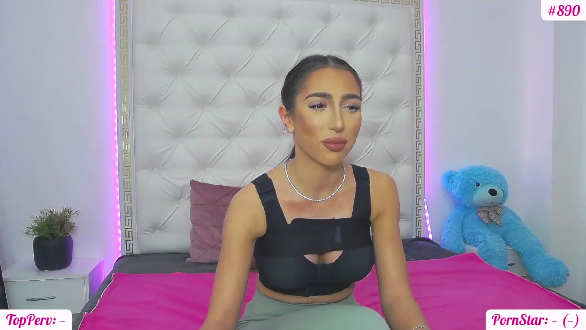 Gallery image thumbnail from KaraKhalifa's myfreecams stream on, 02/15/2023, 15:44 image 11 of 20