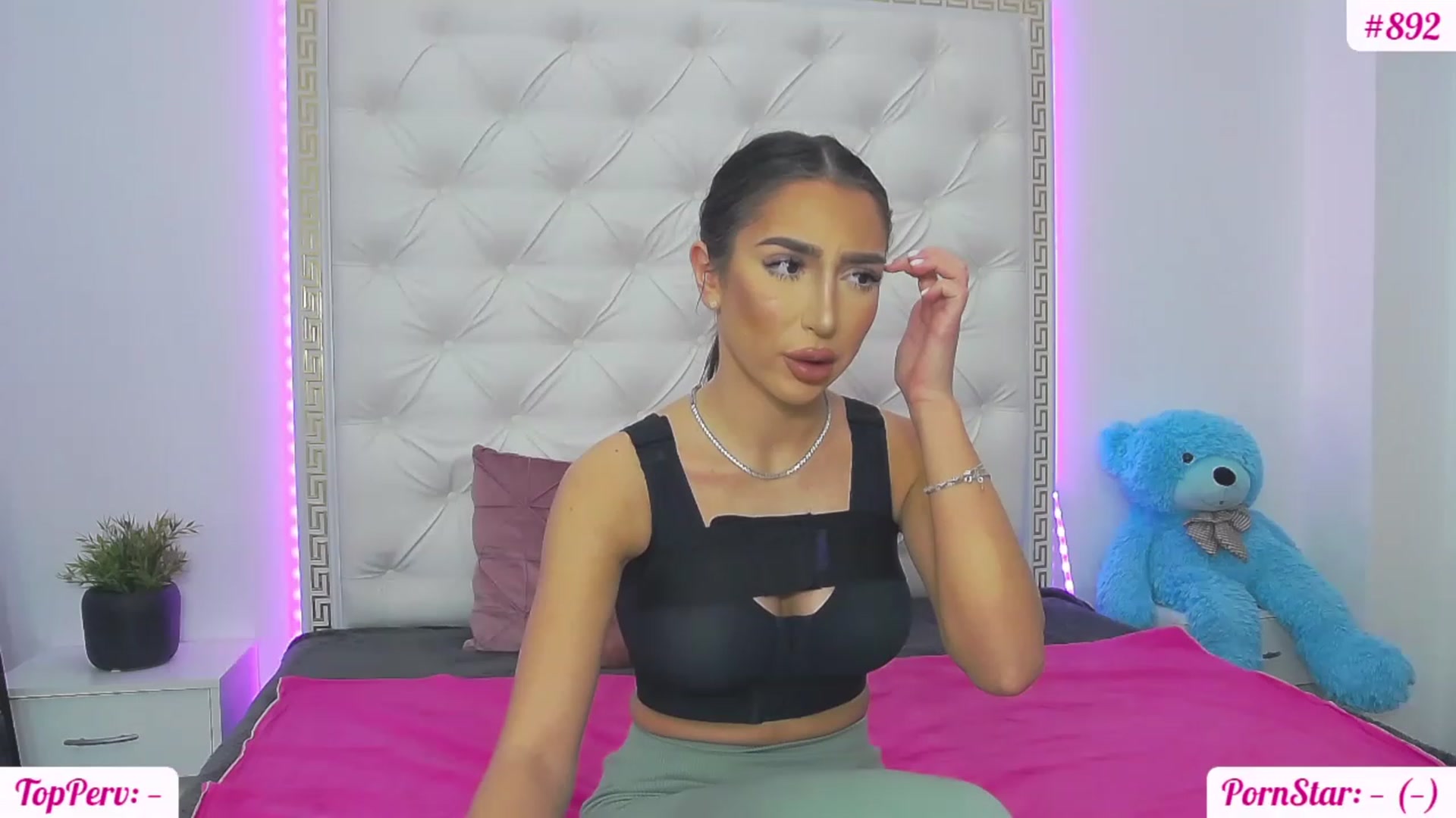 Gallery image thumbnail from KaraKhalifa's myfreecams stream on, 02/15/2023, 15:44 image 17 of 20
