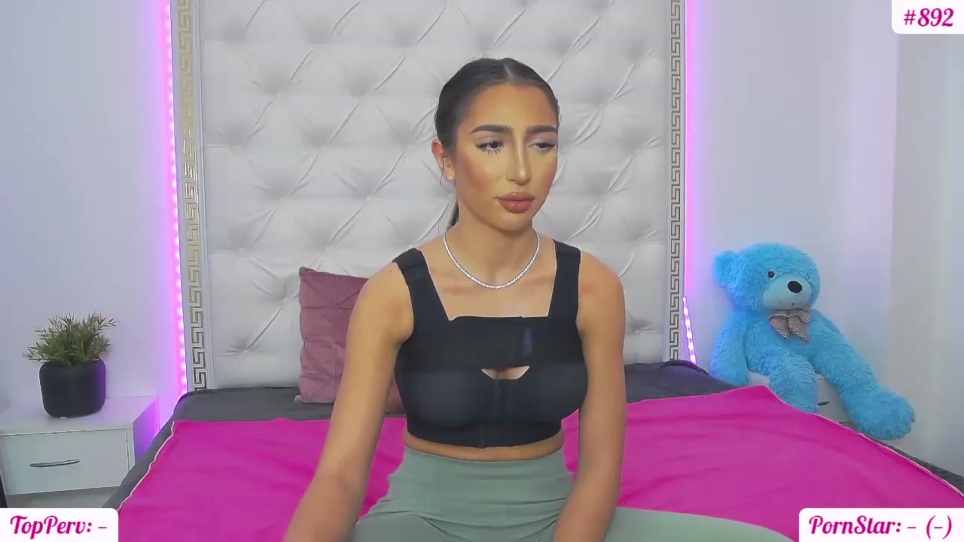 Gallery image thumbnail from KaraKhalifa's myfreecams stream on, 02/15/2023, 15:44 image 20 of 20