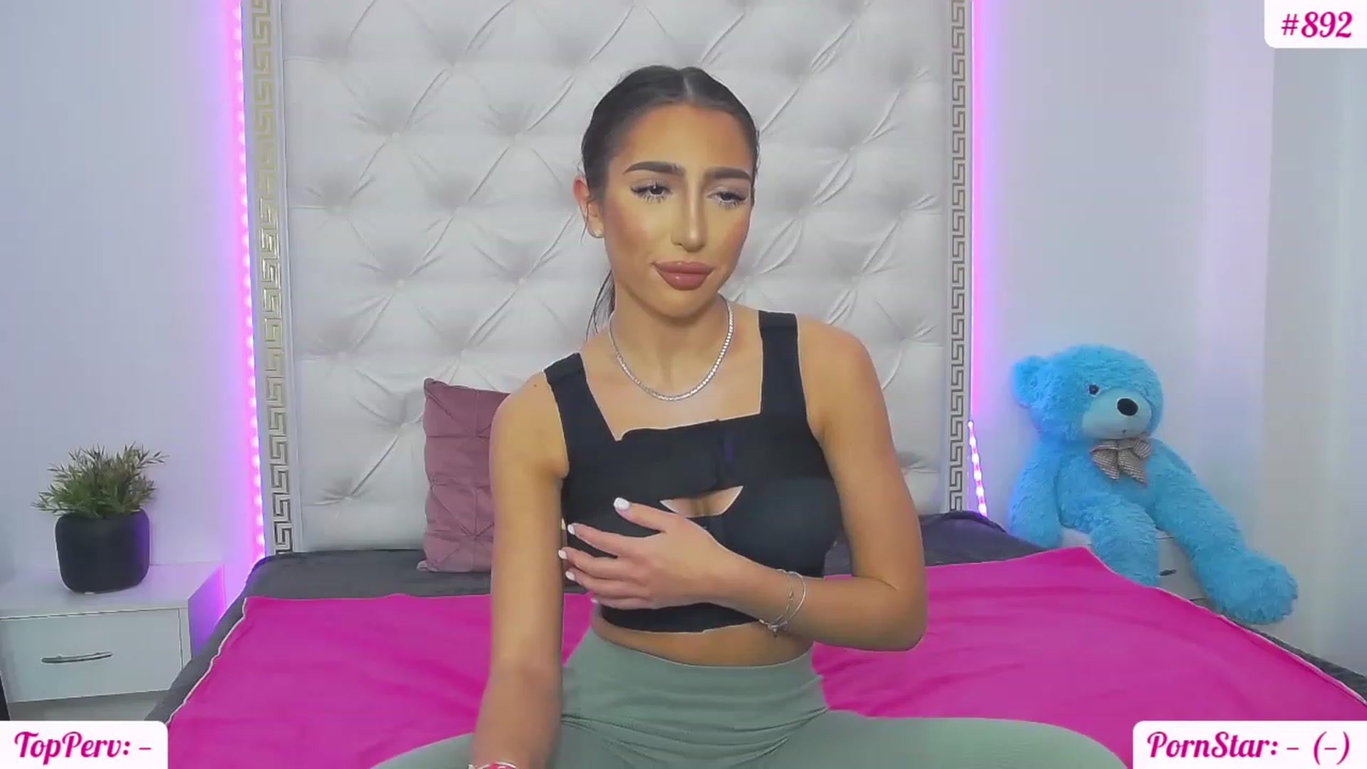 Gallery image thumbnail from KaraKhalifa's myfreecams stream on, 02/15/2023, 15:44 image 18 of 20