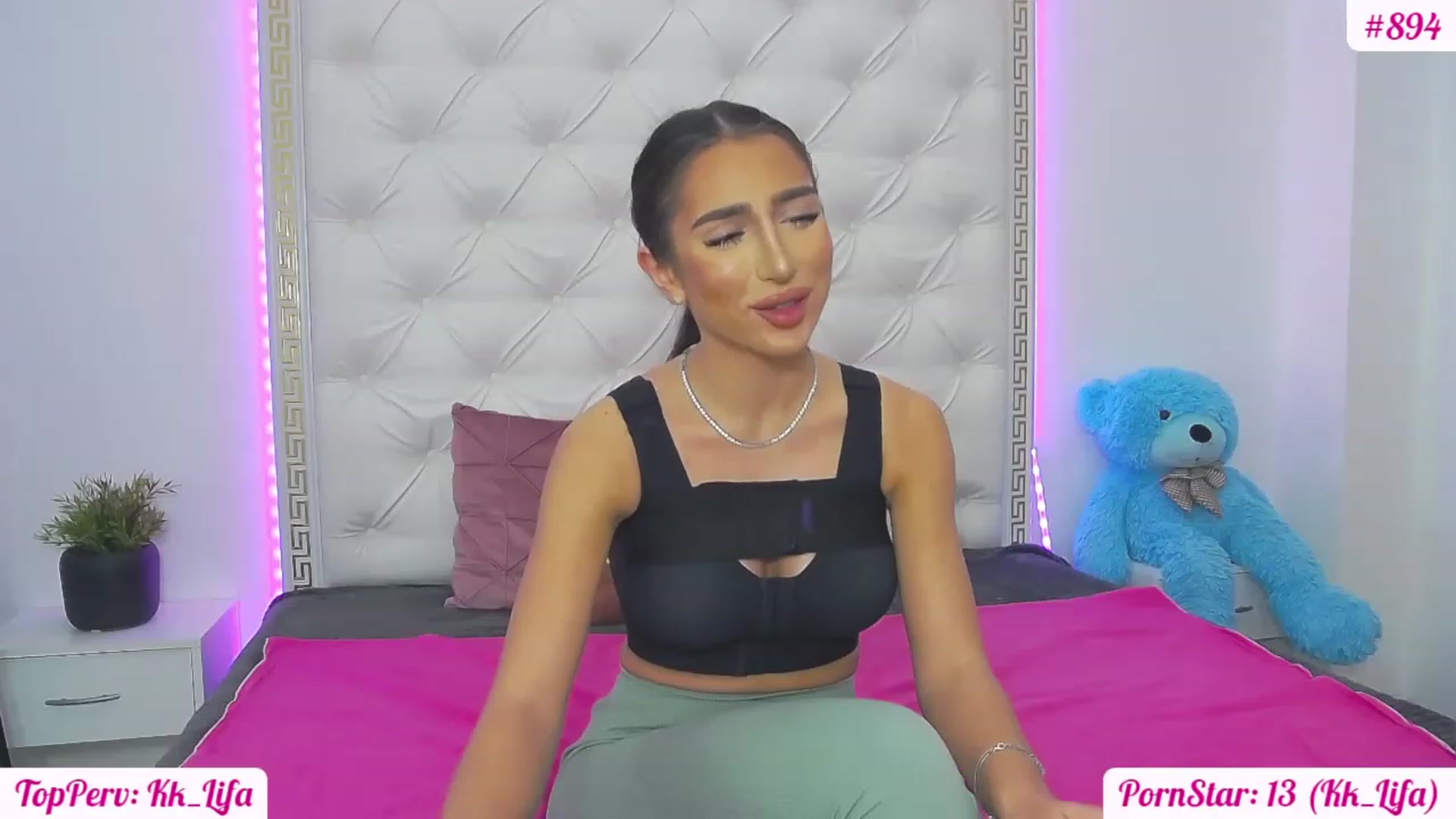 Gallery image thumbnail from KaraKhalifa's myfreecams stream on, 02/15/2023, 18:05 image 1 of 20