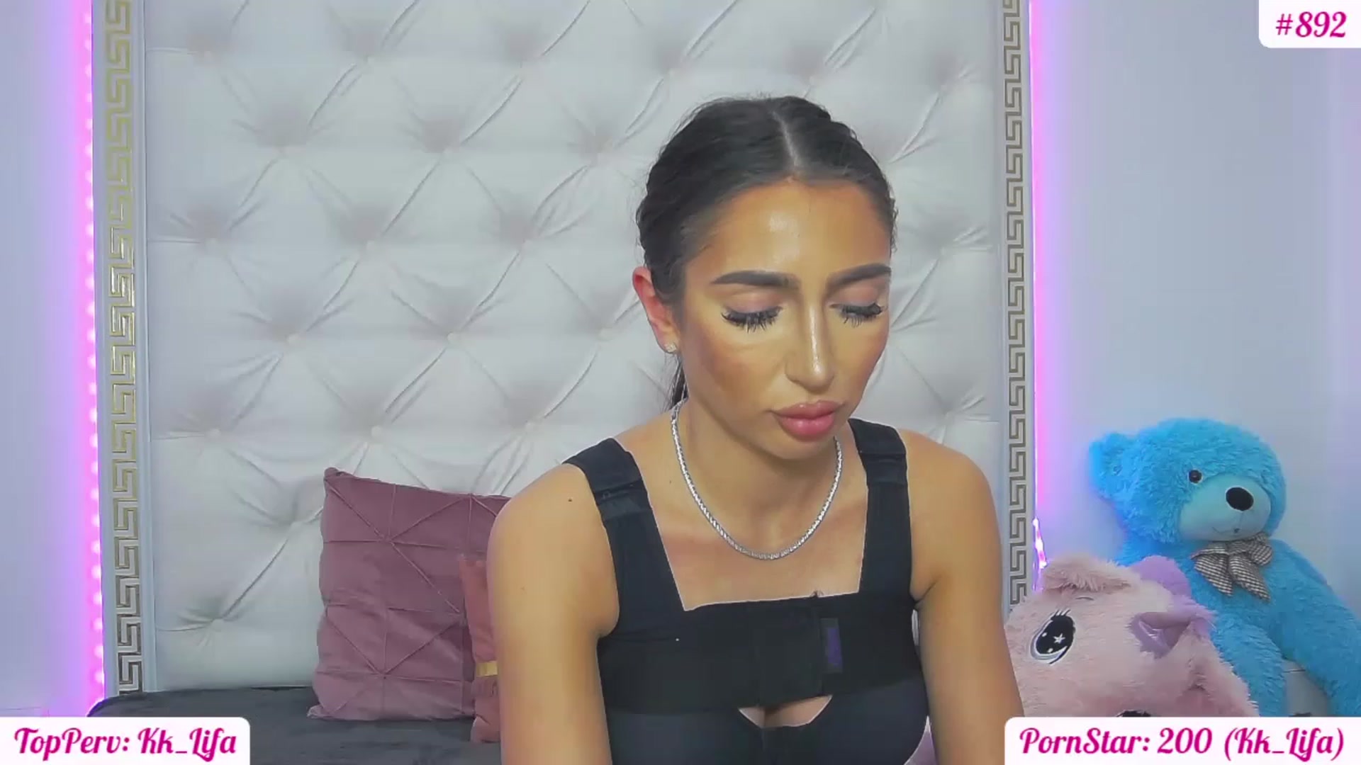 Gallery image thumbnail from KaraKhalifa's myfreecams stream on, 02/15/2023, 19:38 image 15 of 20