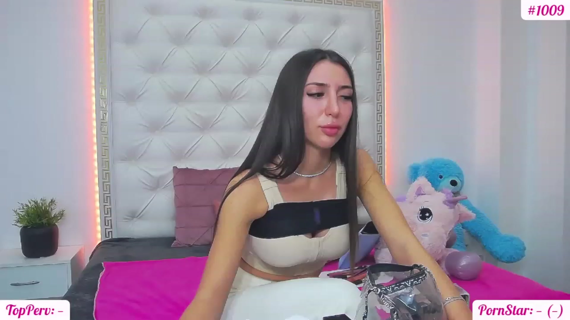 Gallery image thumbnail from KaraKhalifa's myfreecams stream on, 02/17/2023, 15:16 image 1 of 20
