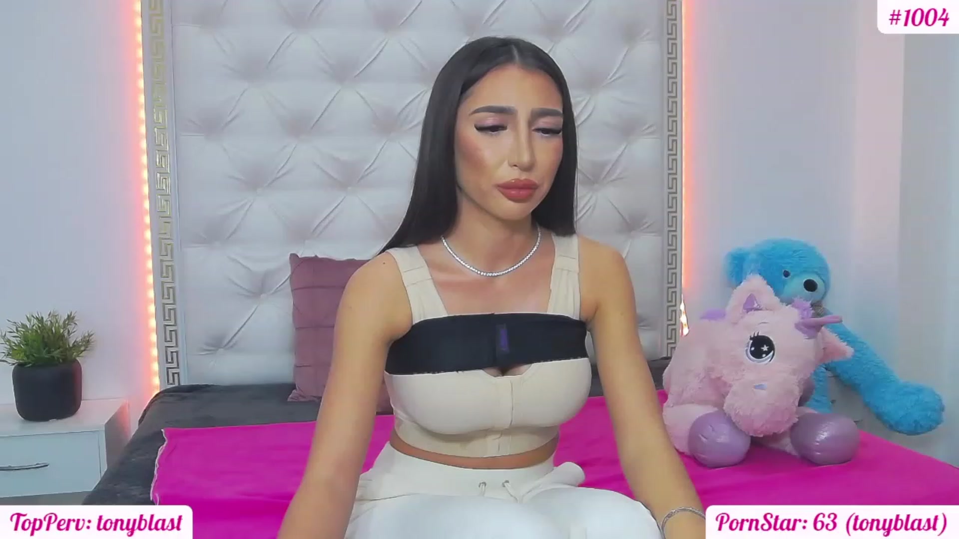 Gallery image thumbnail from KaraKhalifa's myfreecams stream on, 02/17/2023, 17:43 image 6 of 20