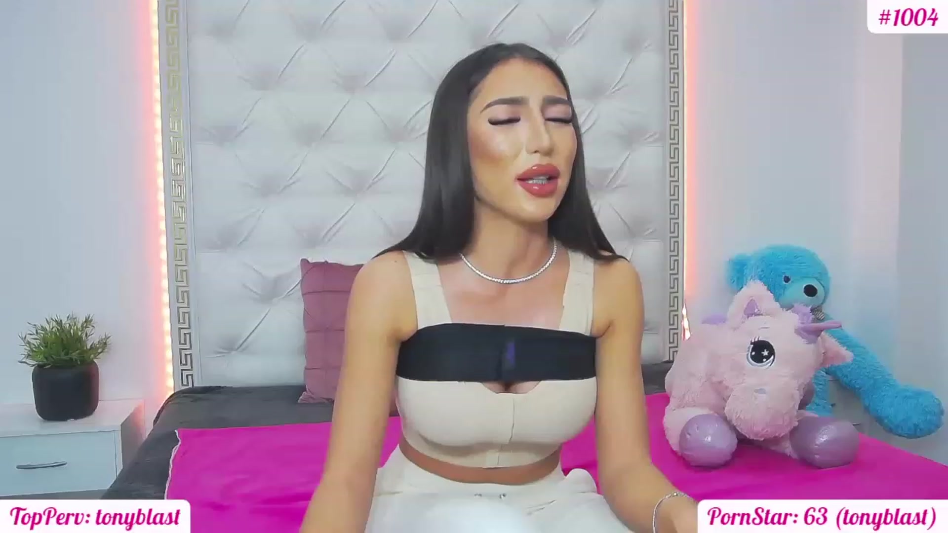 Gallery image thumbnail from KaraKhalifa's myfreecams stream on, 02/17/2023, 17:43 image 15 of 20