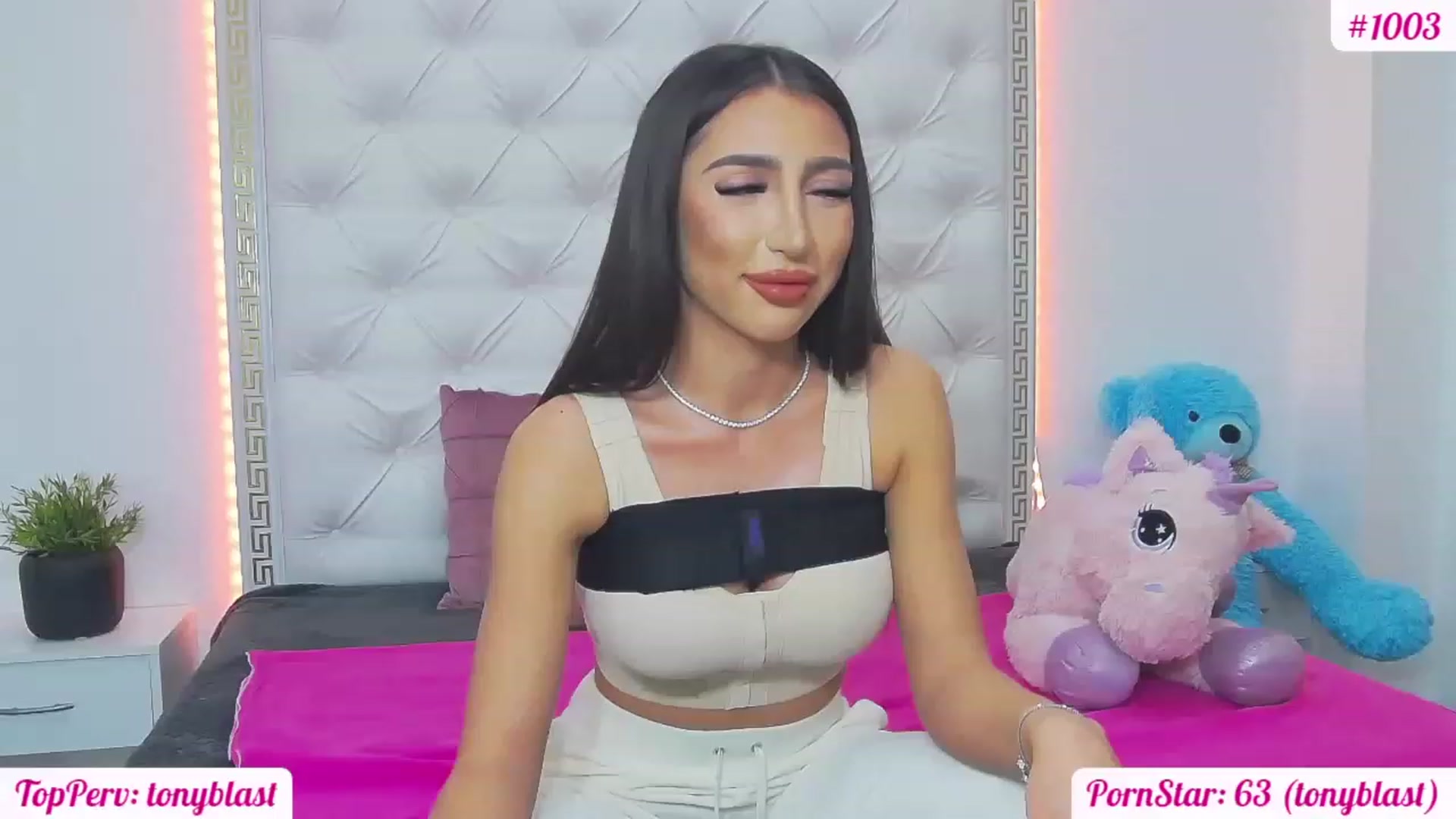 Gallery image thumbnail from KaraKhalifa's myfreecams stream on, 02/17/2023, 17:43 image 1 of 20