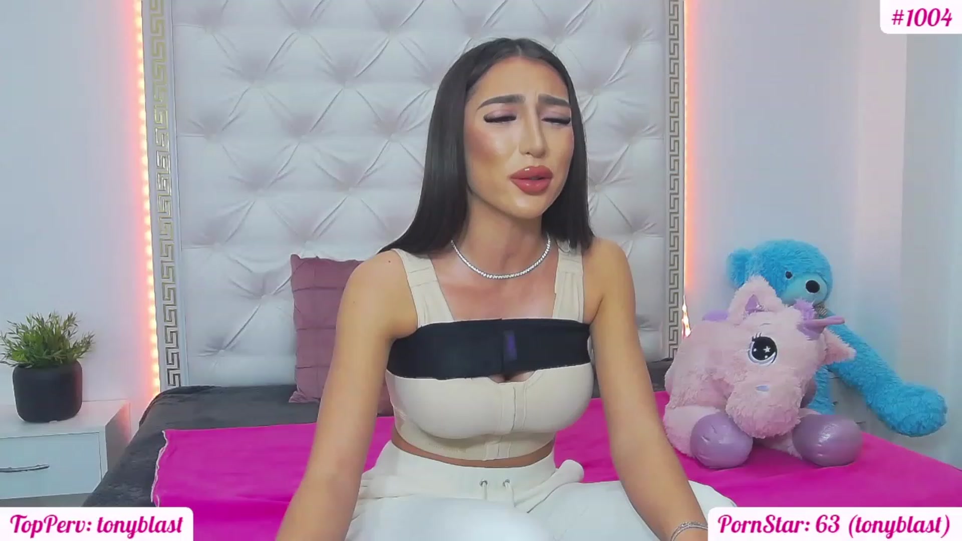 Gallery image thumbnail from KaraKhalifa's myfreecams stream on, 02/17/2023, 17:43 image 3 of 20