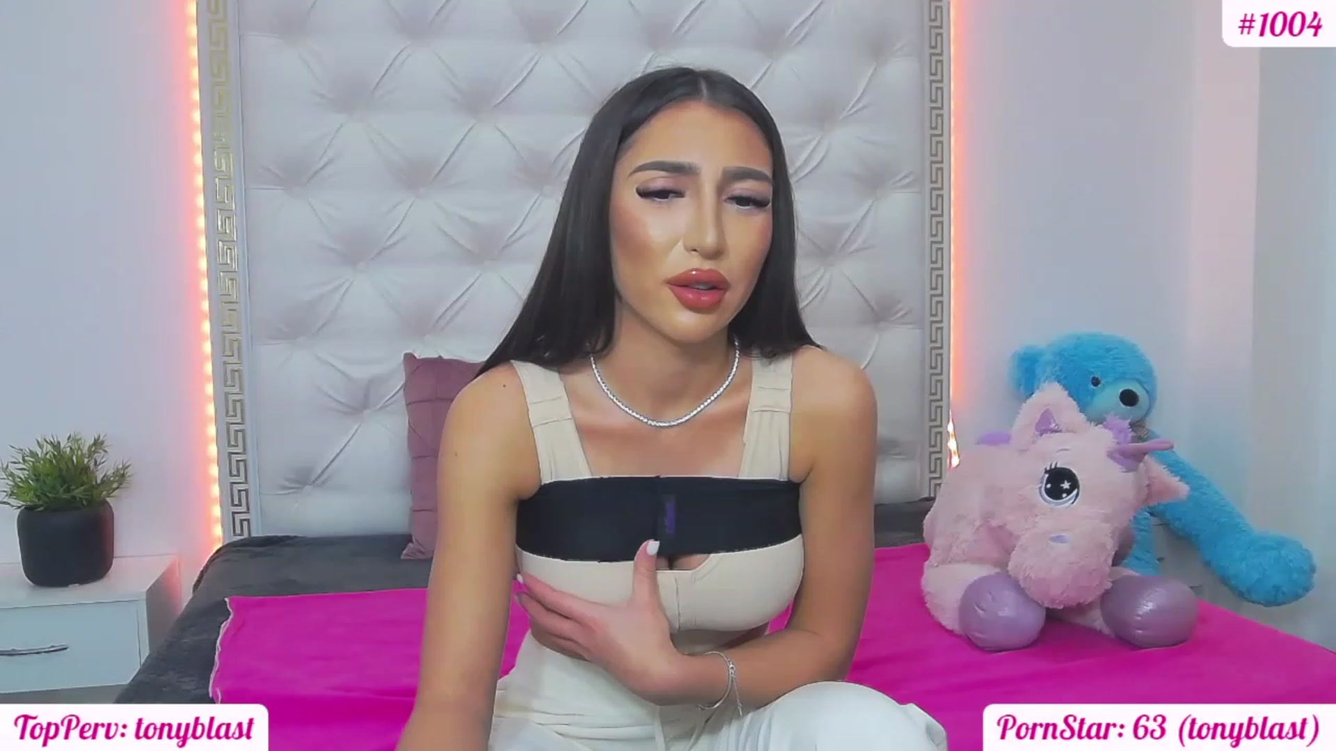 Gallery image thumbnail from KaraKhalifa's myfreecams stream on, 02/17/2023, 17:43 image 9 of 20