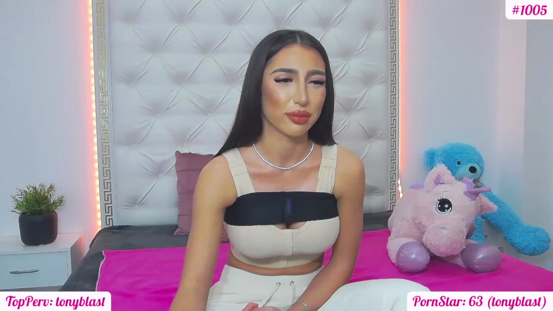 Gallery image thumbnail from KaraKhalifa's myfreecams stream on, 02/17/2023, 17:43 image 18 of 20