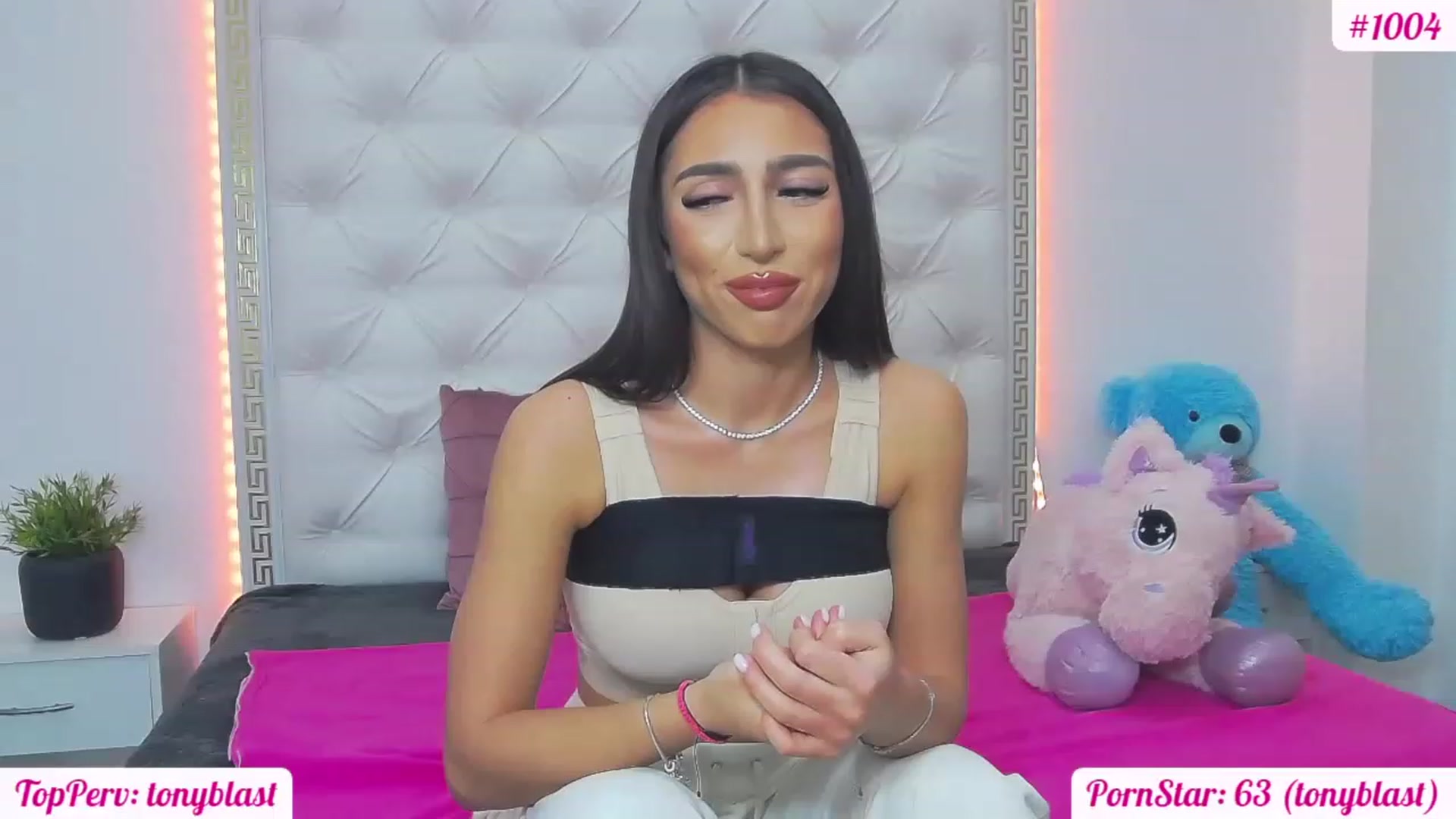 Gallery image thumbnail from KaraKhalifa's myfreecams stream on, 02/17/2023, 17:43 image 8 of 20
