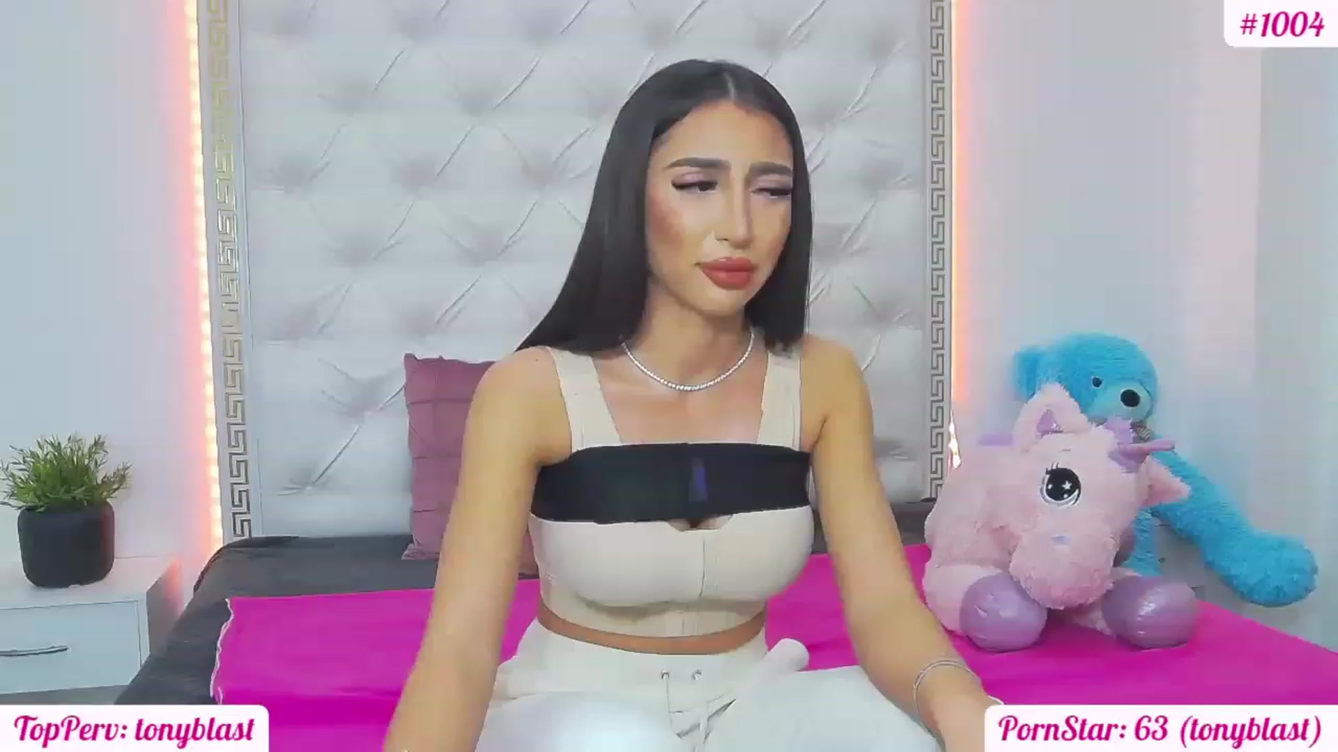 Gallery image thumbnail from KaraKhalifa's myfreecams stream on, 02/17/2023, 17:43 image 4 of 20