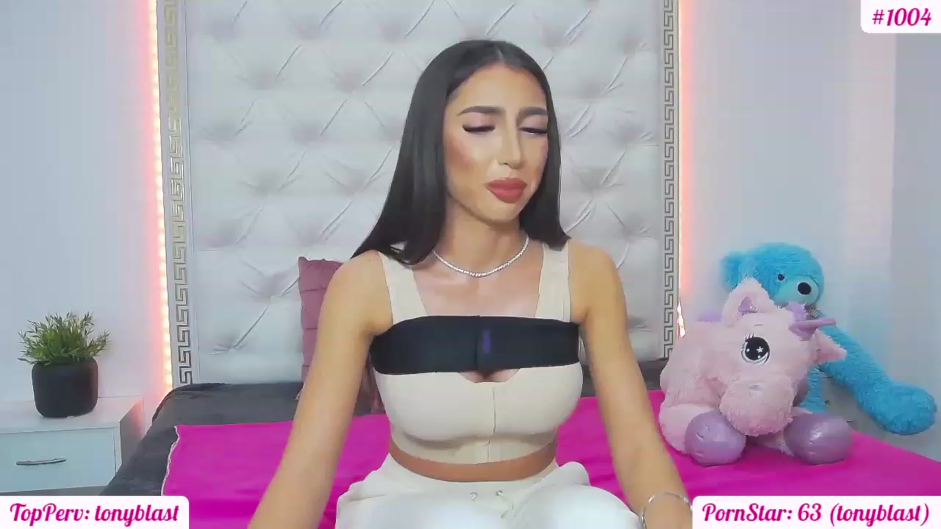 Gallery image thumbnail from KaraKhalifa's myfreecams stream on, 02/17/2023, 17:43 image 13 of 20