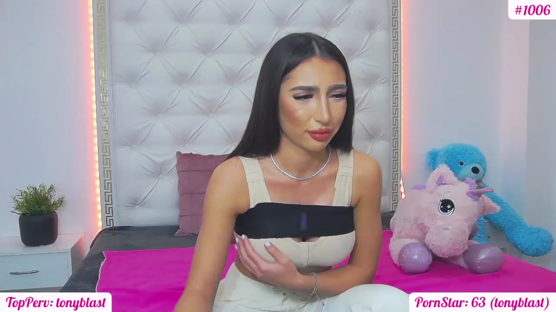 Gallery image thumbnail from KaraKhalifa's myfreecams stream on, 02/17/2023, 18:55 image 6 of 20