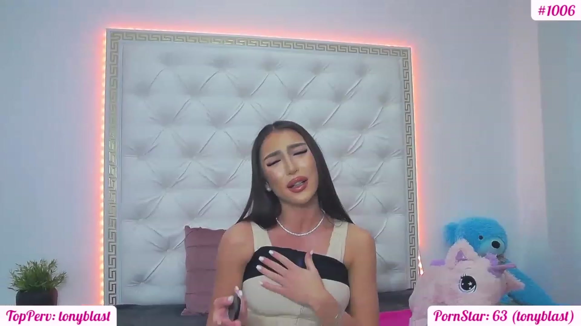 Gallery image thumbnail from KaraKhalifa's myfreecams stream on, 02/17/2023, 18:55 image 9 of 20