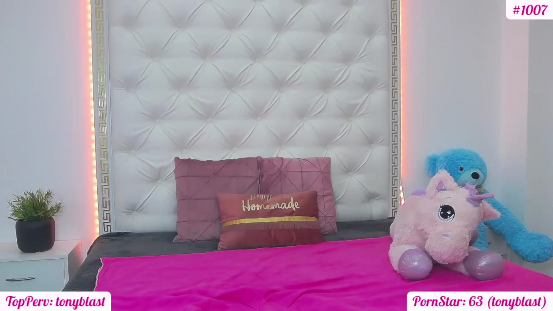 Gallery image thumbnail from KaraKhalifa's myfreecams stream on, 02/17/2023, 18:55 image 14 of 20