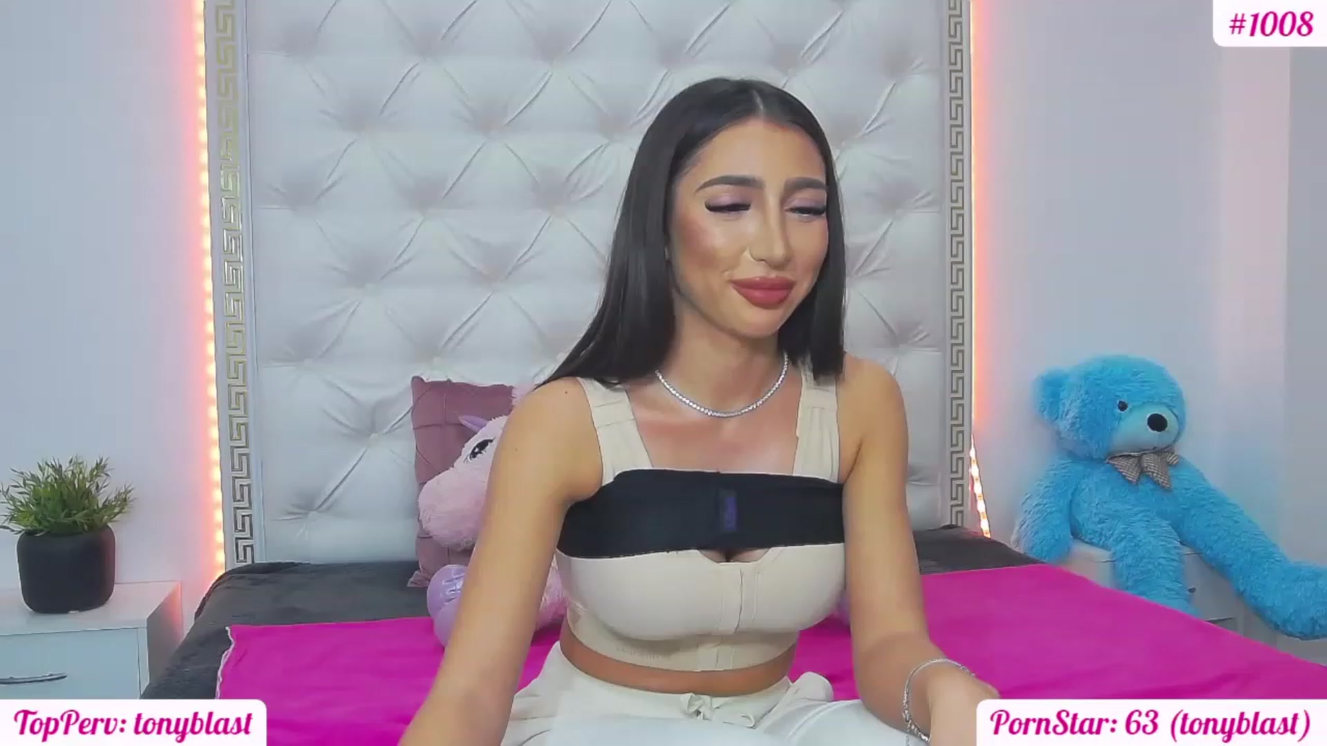 Gallery image thumbnail from KaraKhalifa's myfreecams stream on, 02/17/2023, 20:28 image 1 of 20