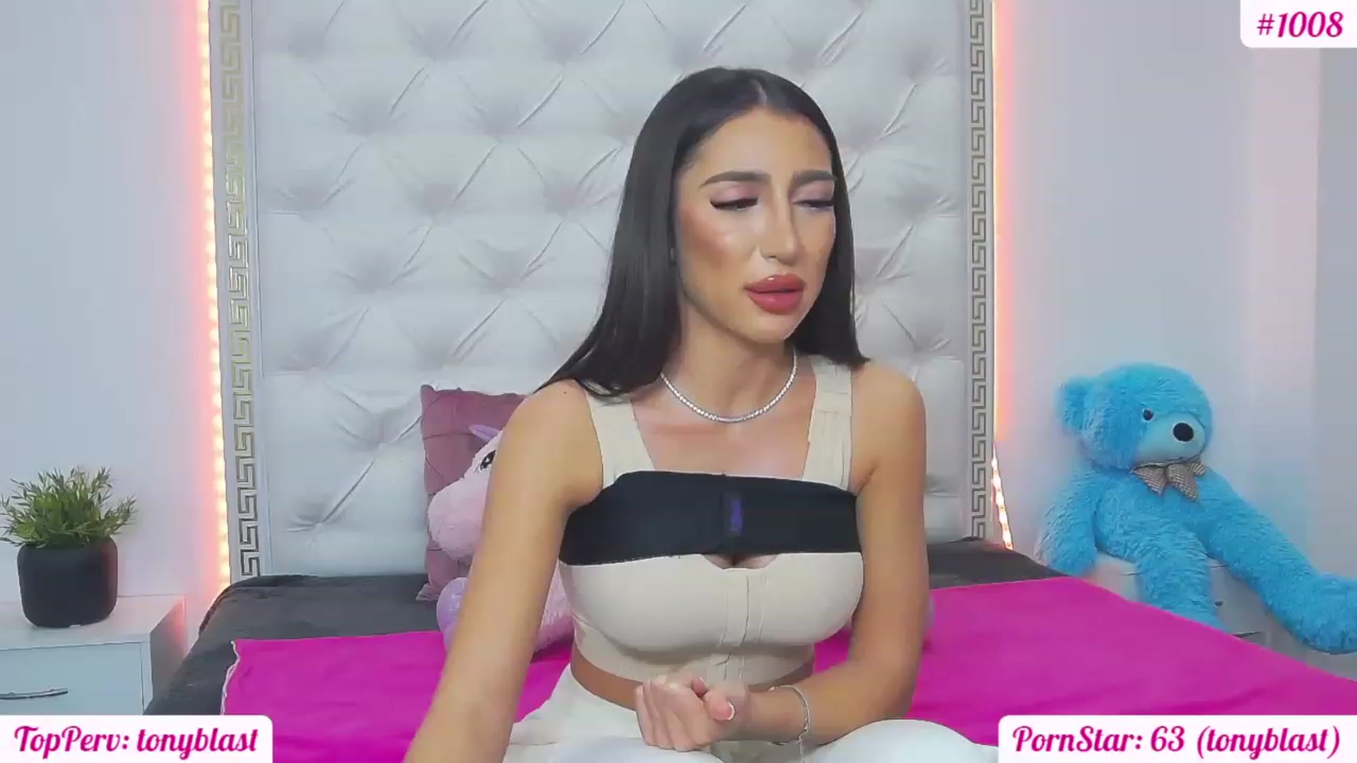 Gallery image thumbnail from KaraKhalifa's myfreecams stream on, 02/17/2023, 20:28 image 2 of 20
