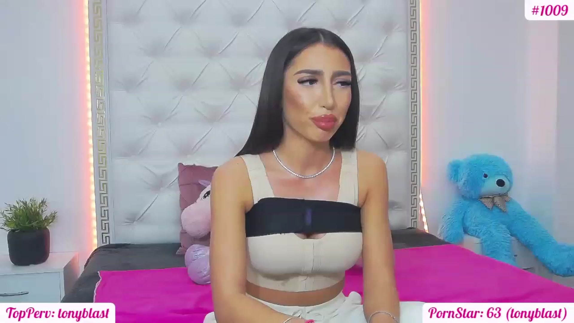 Gallery image thumbnail from KaraKhalifa's myfreecams stream on, 02/17/2023, 20:28 image 4 of 20
