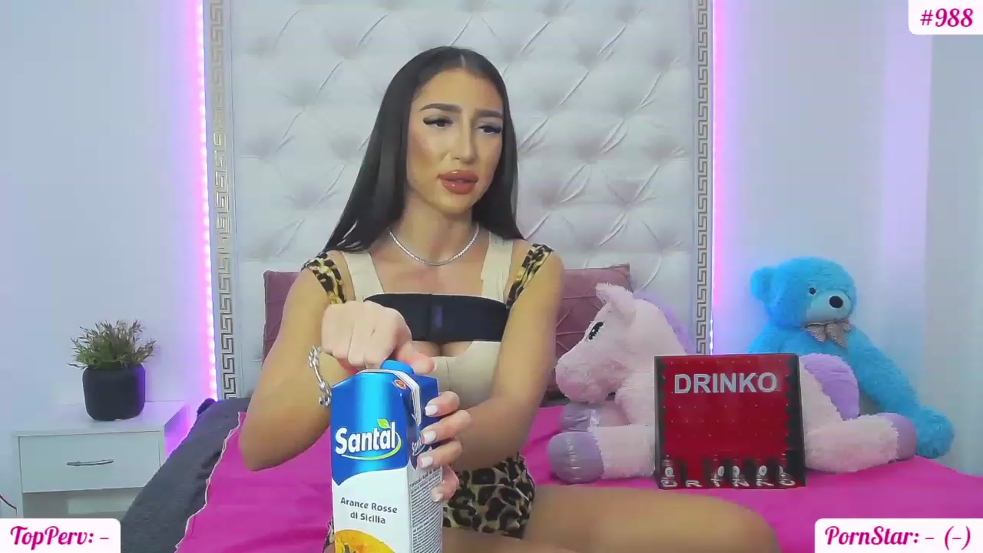 Gallery image thumbnail from KaraKhalifa's myfreecams stream on, 02/18/2023, 15:33 image 1 of 20