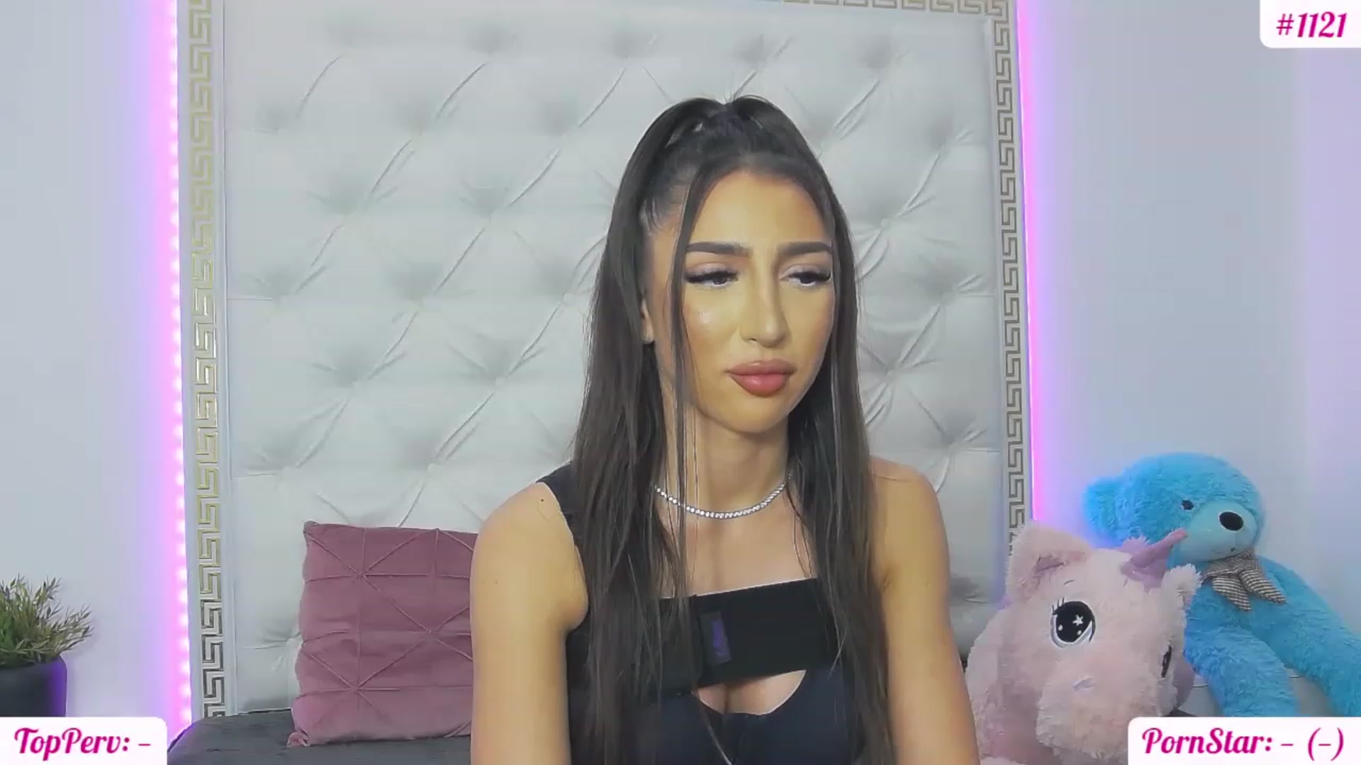 Gallery image thumbnail from KaraKhalifa's myfreecams stream on, 02/23/2023, 14:04 image 12 of 20