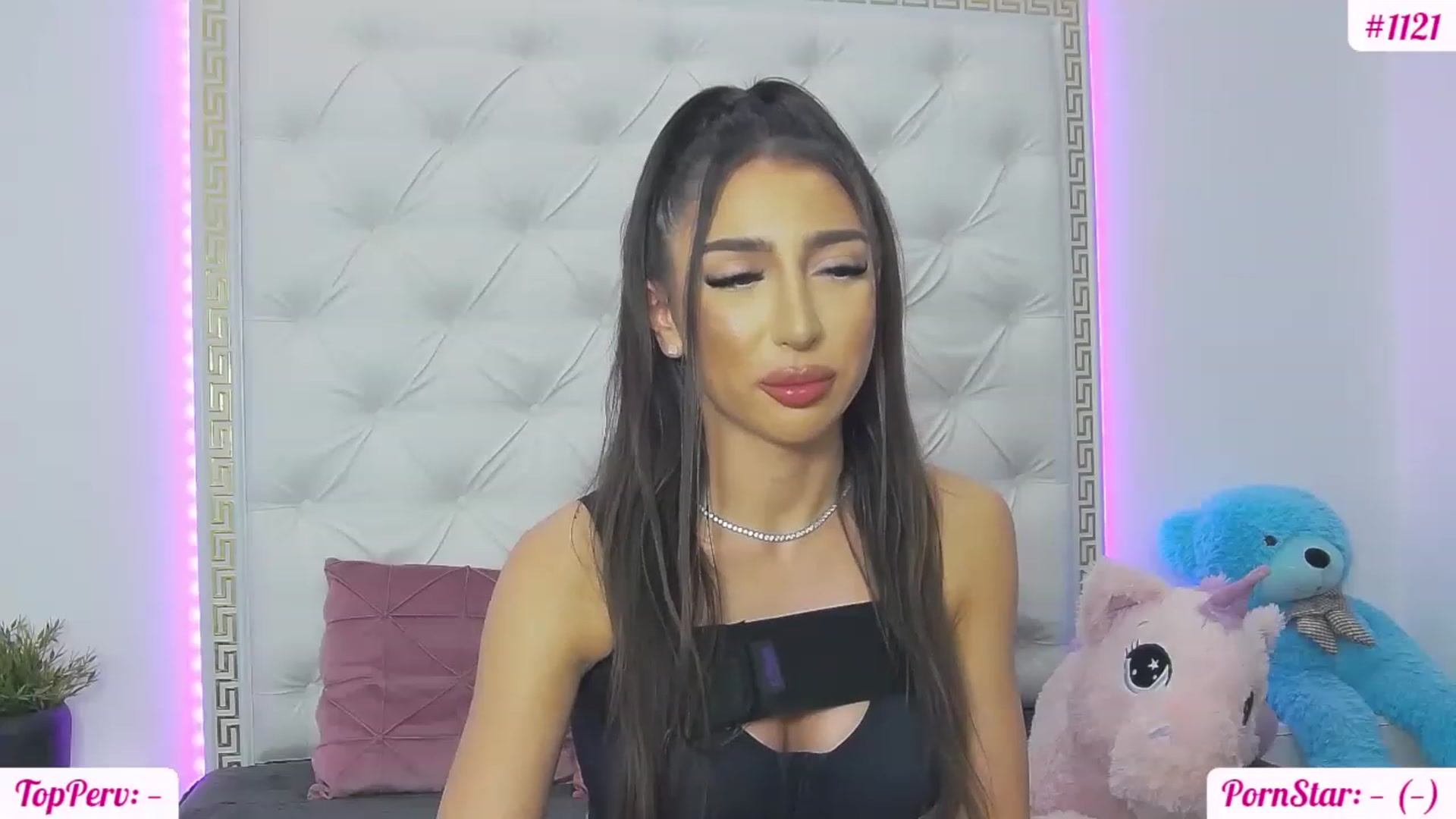 Gallery image thumbnail from KaraKhalifa's myfreecams stream on, 02/23/2023, 14:04 image 14 of 20