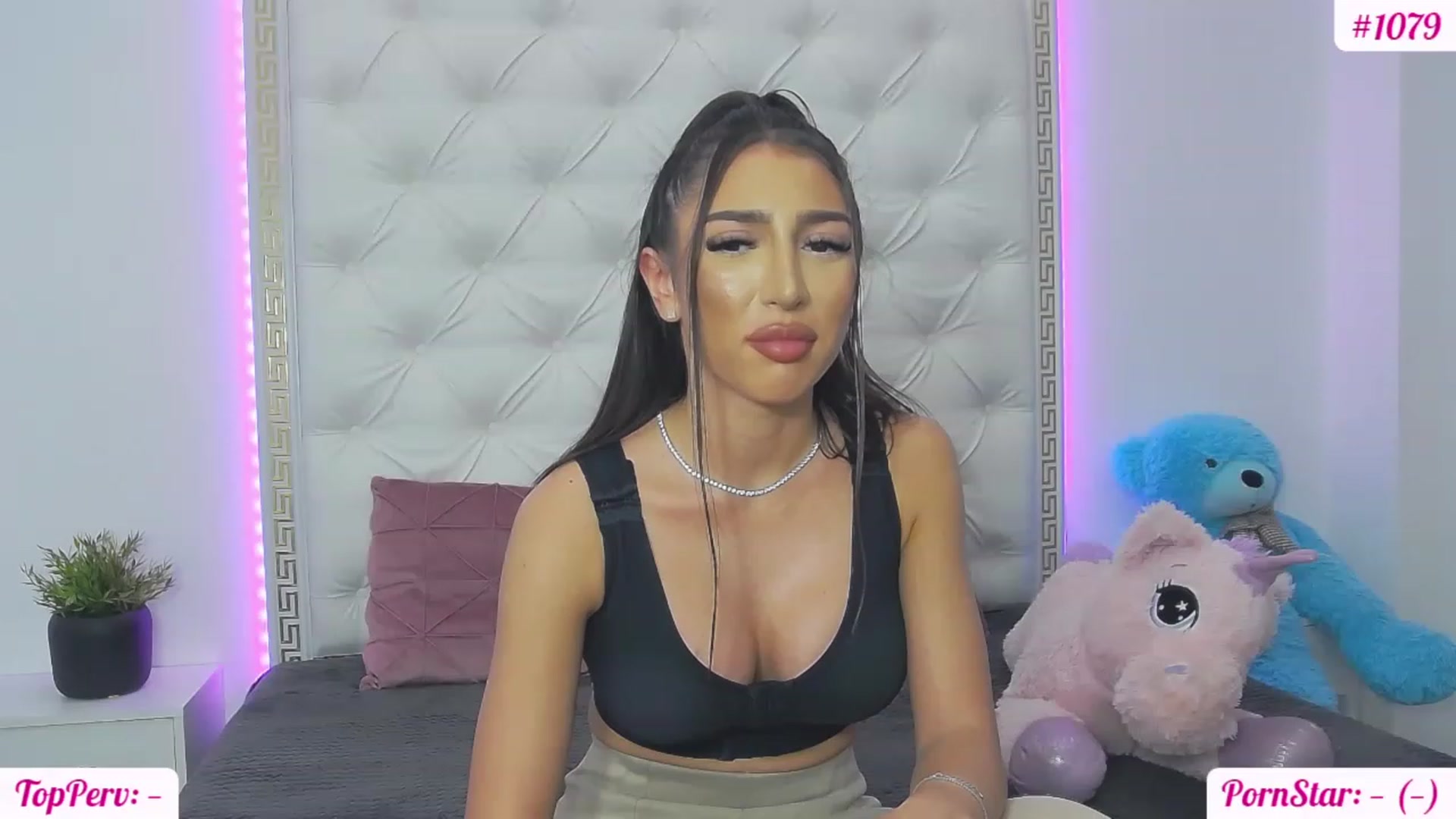 Gallery image thumbnail from KaraKhalifa's myfreecams stream on, 02/23/2023, 17:00 image 12 of 20