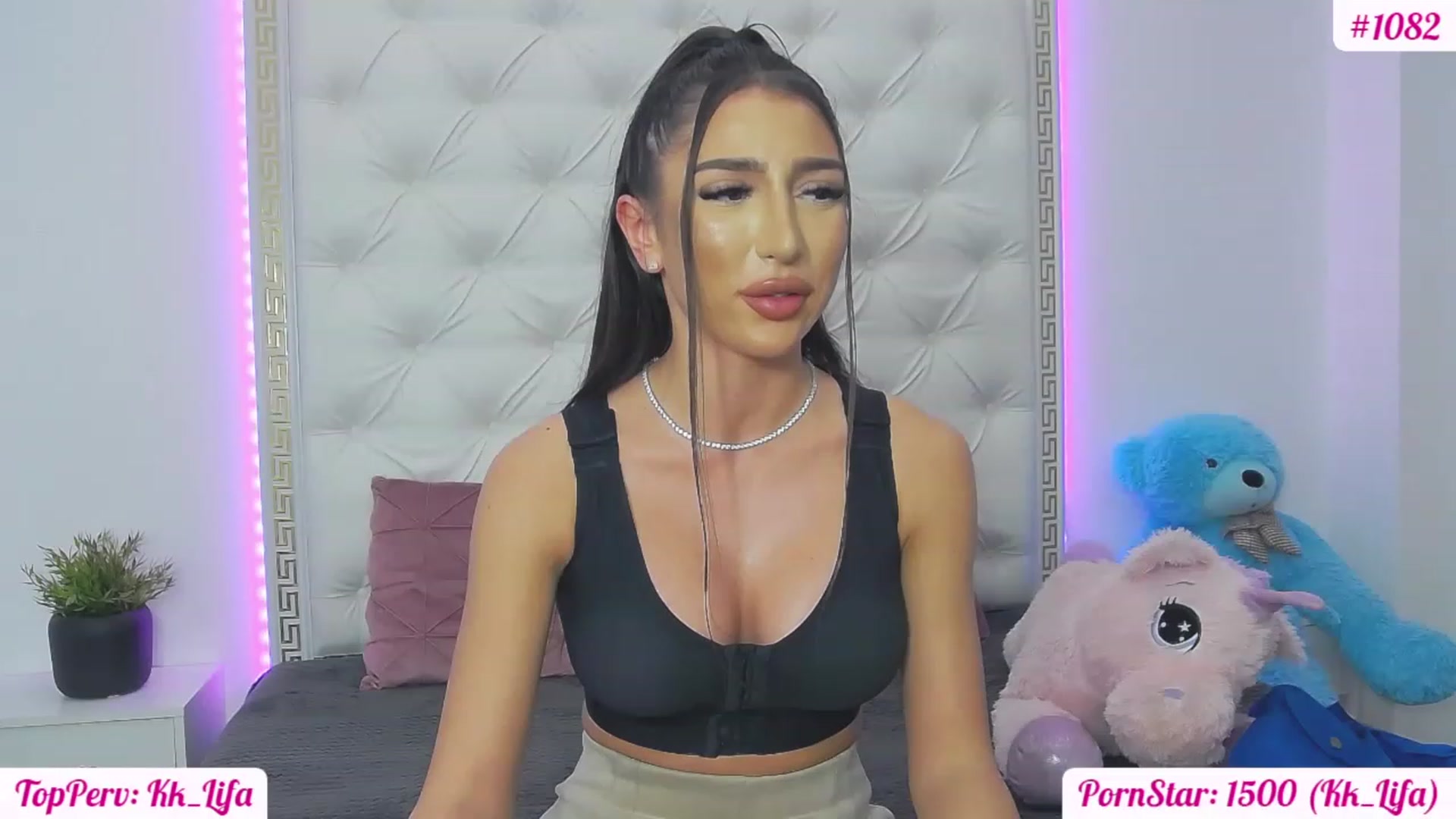 Gallery image thumbnail from KaraKhalifa's myfreecams stream on, 02/23/2023, 17:00 image 19 of 20