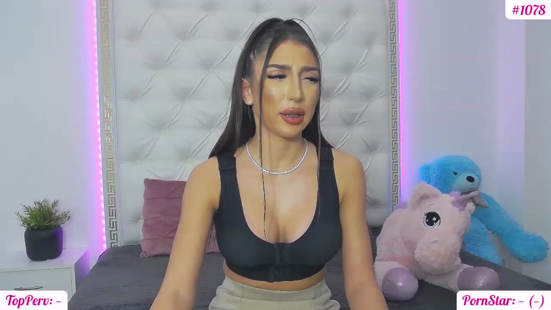 Gallery image thumbnail from KaraKhalifa's myfreecams stream on, 02/23/2023, 17:00 image 2 of 20