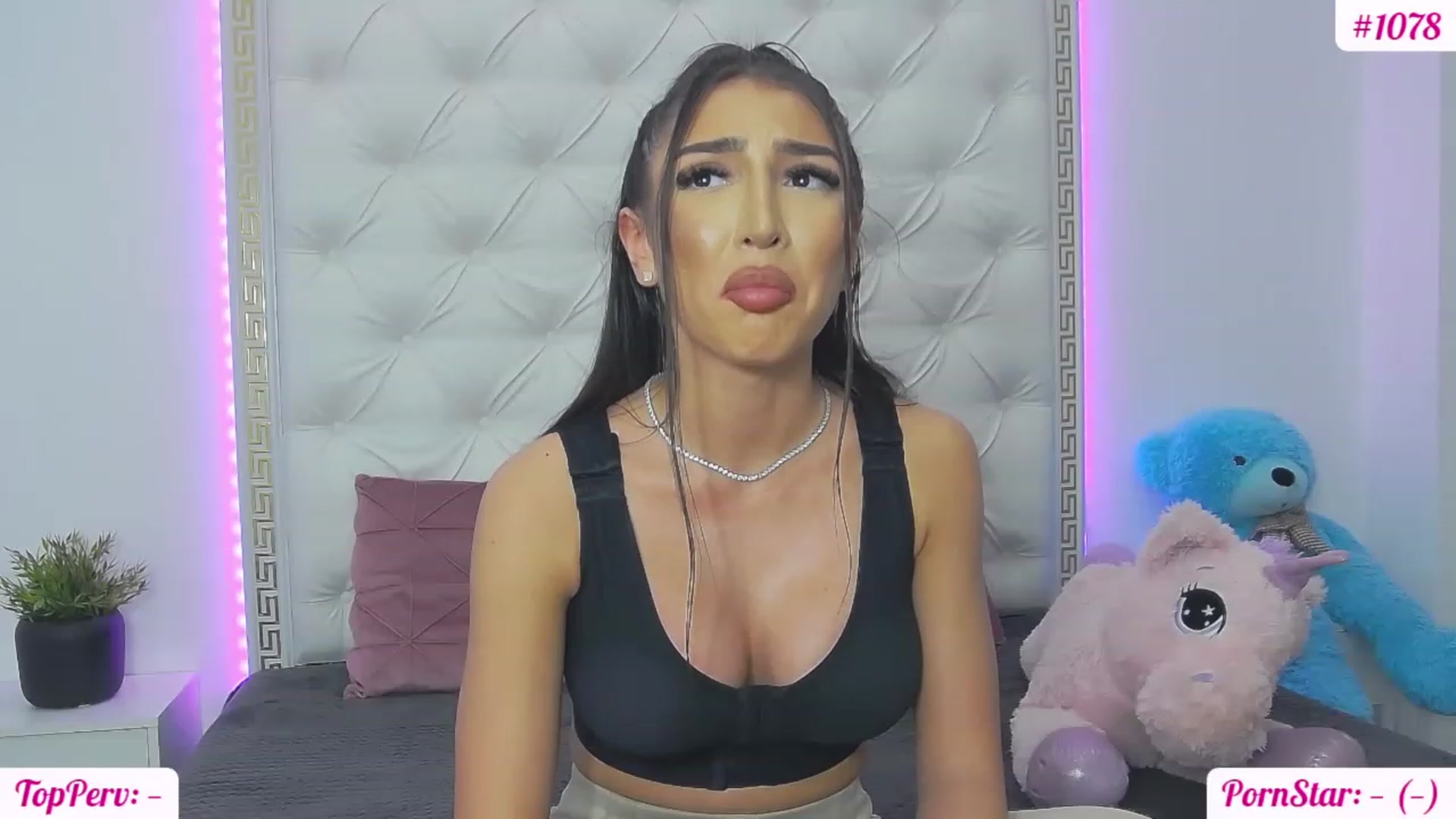 Gallery image thumbnail from KaraKhalifa's myfreecams stream on, 02/23/2023, 17:00 image 6 of 20