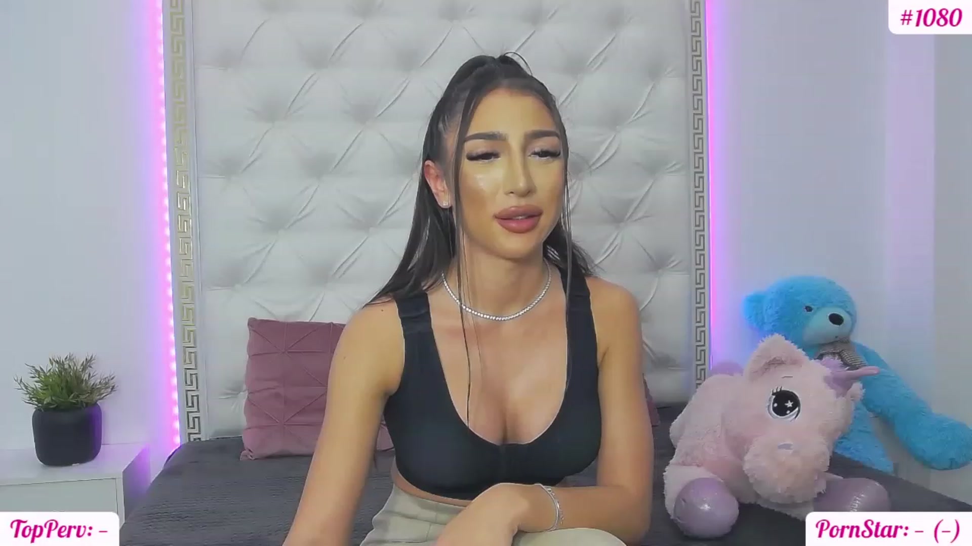 Gallery image thumbnail from KaraKhalifa's myfreecams stream on, 02/23/2023, 17:00 image 13 of 20