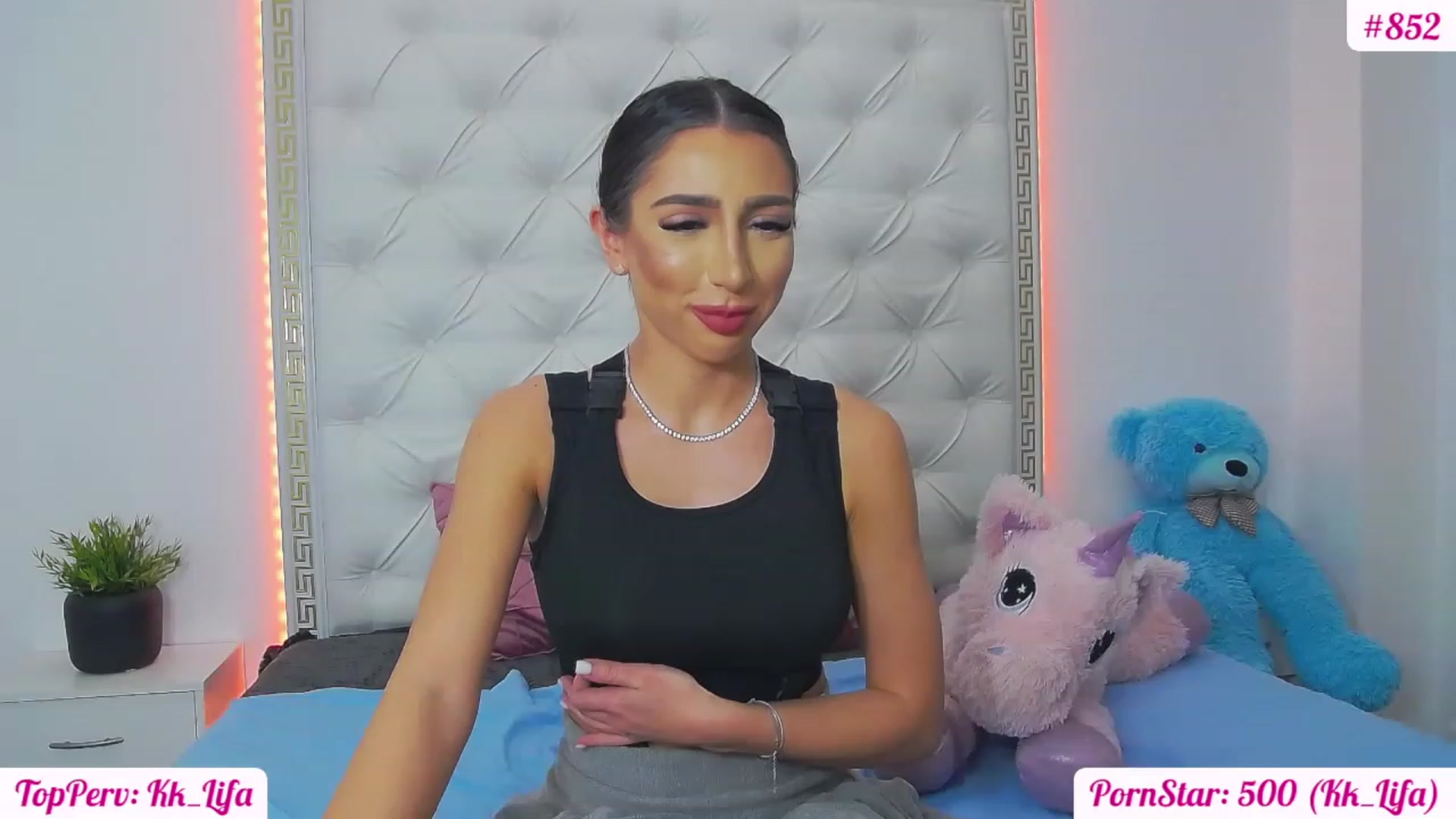 Gallery image thumbnail from KaraKhalifa's myfreecams stream on, 02/28/2023, 16:23 image 20 of 20